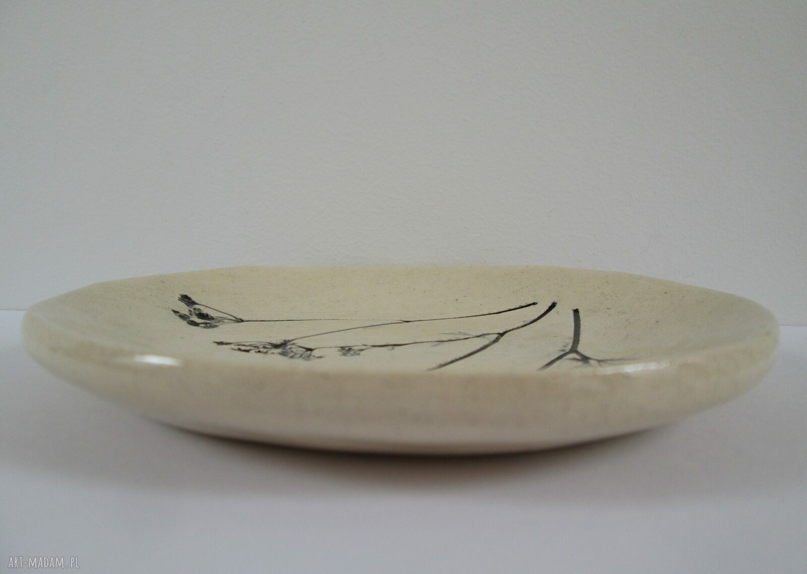 Mały roślinny talerzyk ceramiczny