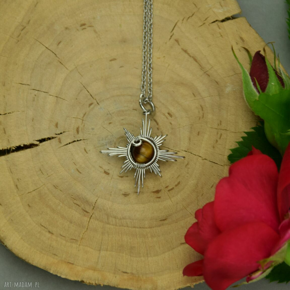 Mały wisiorek Róża Wiatrów z tygrysim okiem - wire wrapping