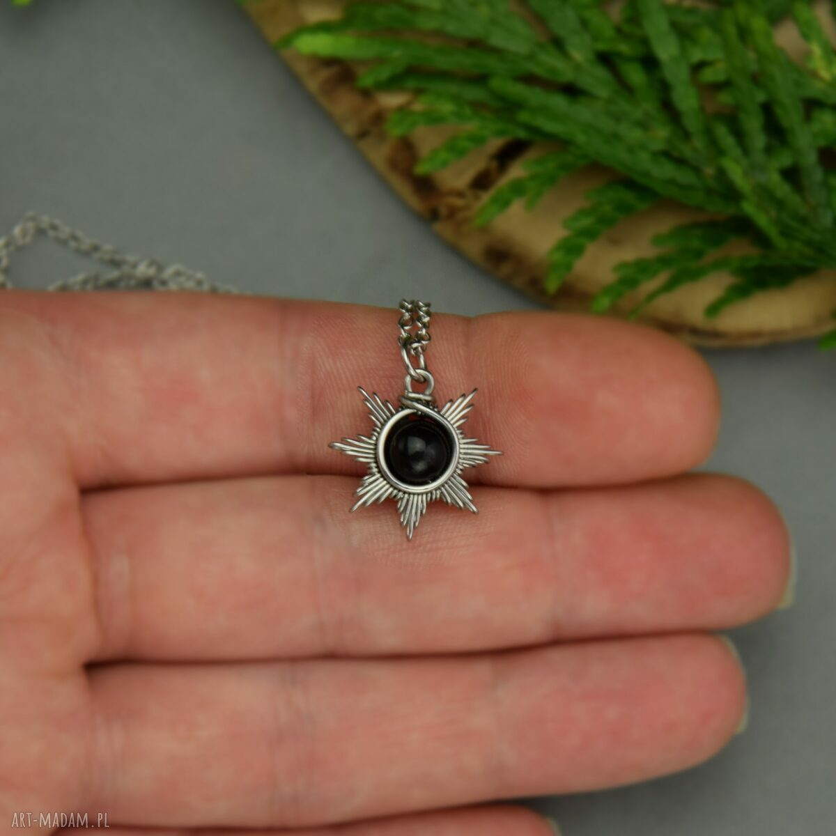 Mały wisiorek słoneczko z obsydianu - wire wrapping