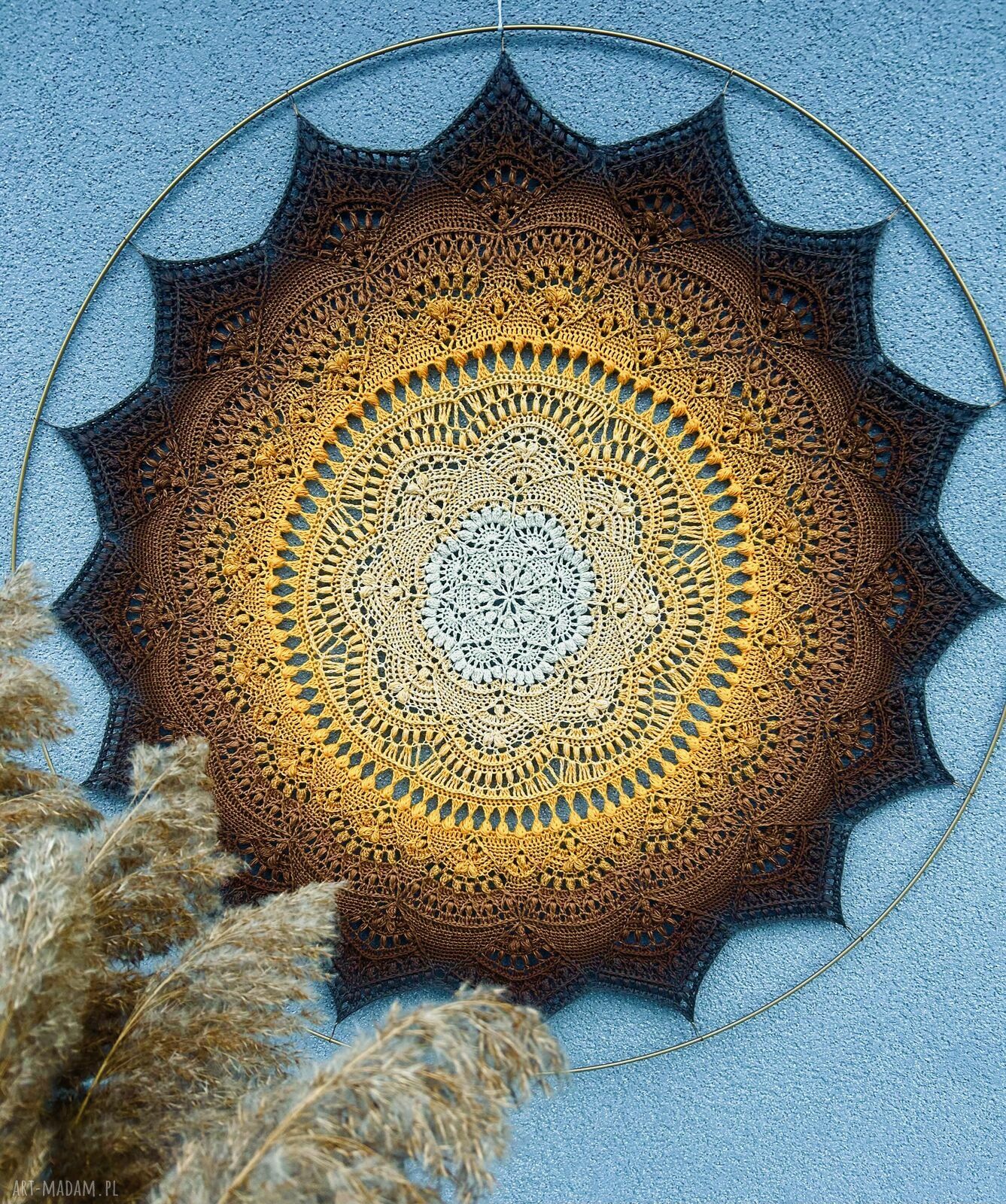 Mandala 3D na ścianę szydełkiem z efektem ombre - obręcz 90 cm