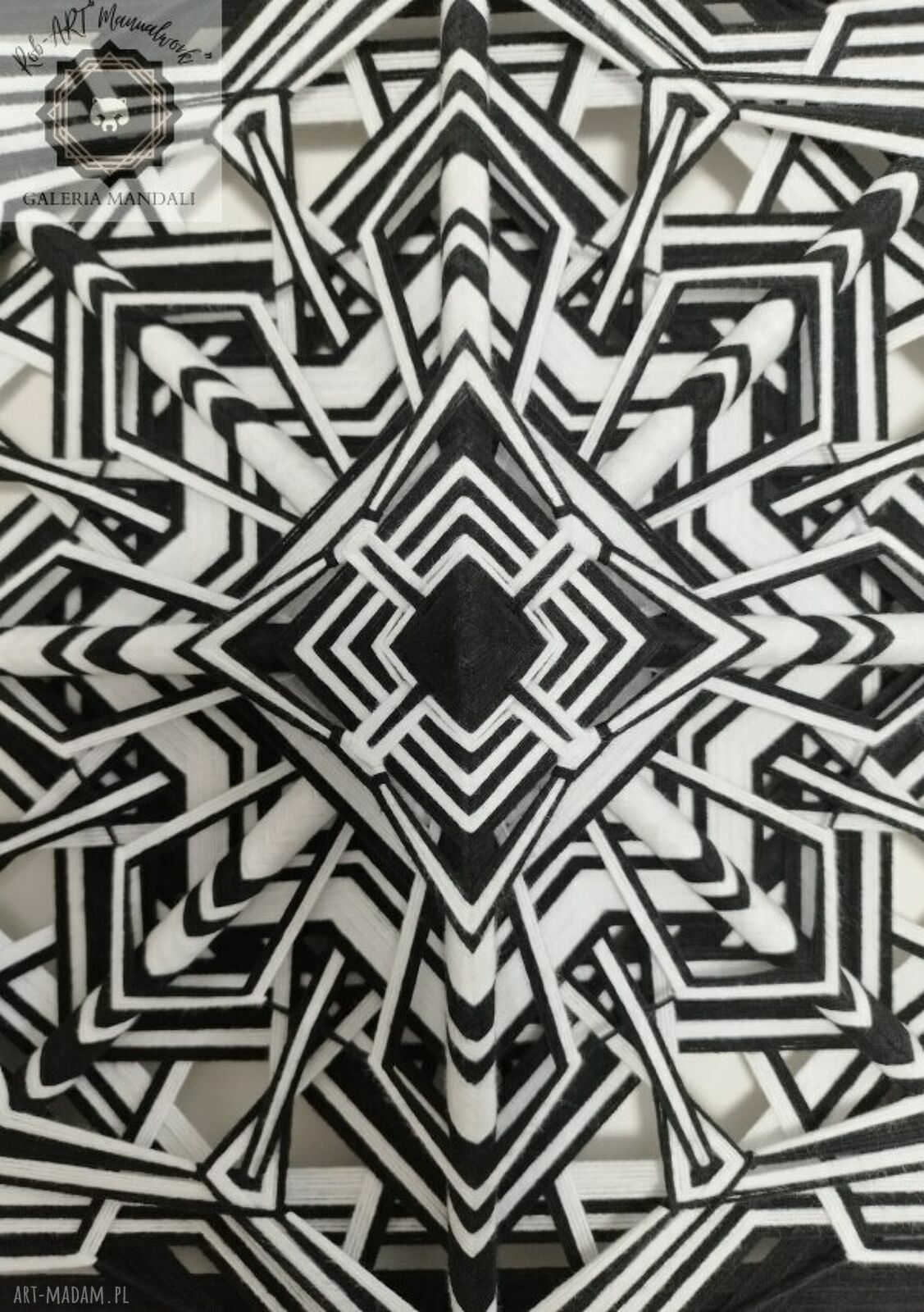 Mandala Żywioły - Metal i Woda (50x50 cm) - czarno-biała dekoracja 100% ręcznie robiona
