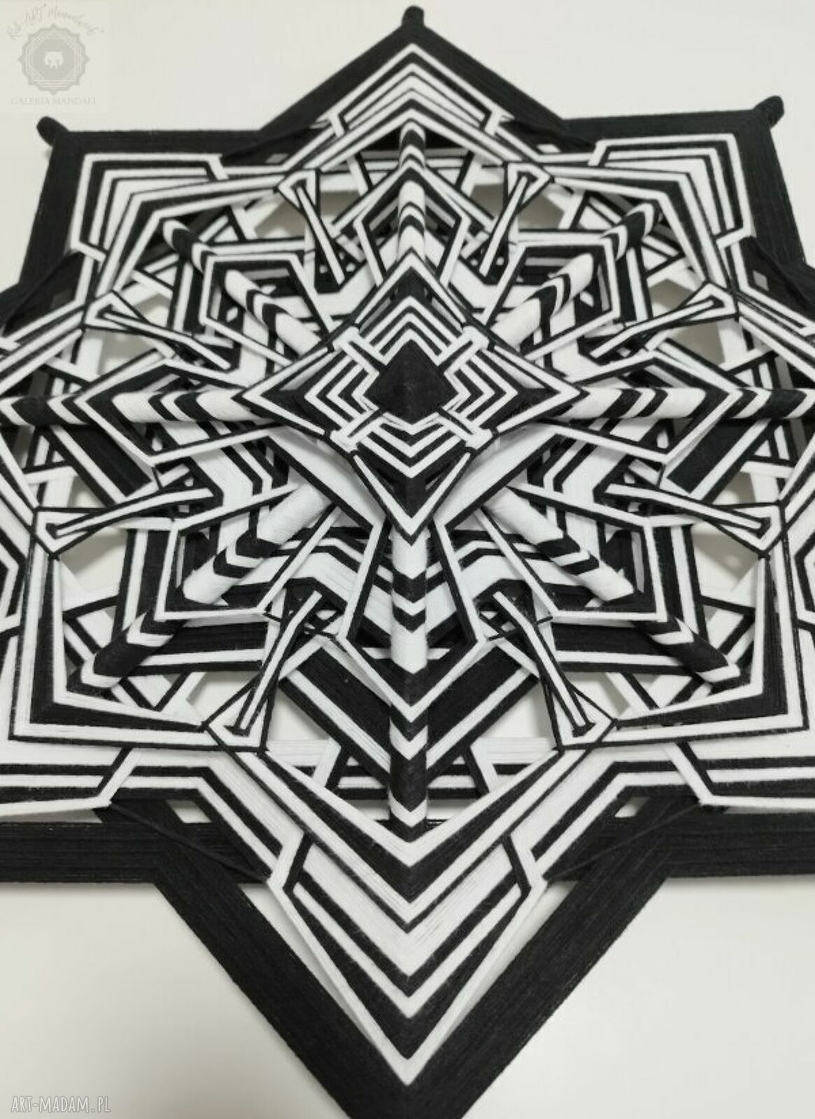 Mandala Żywioły - Metal i Woda (50x50 cm) - czarno-biała dekoracja 100% ręcznie robiona
