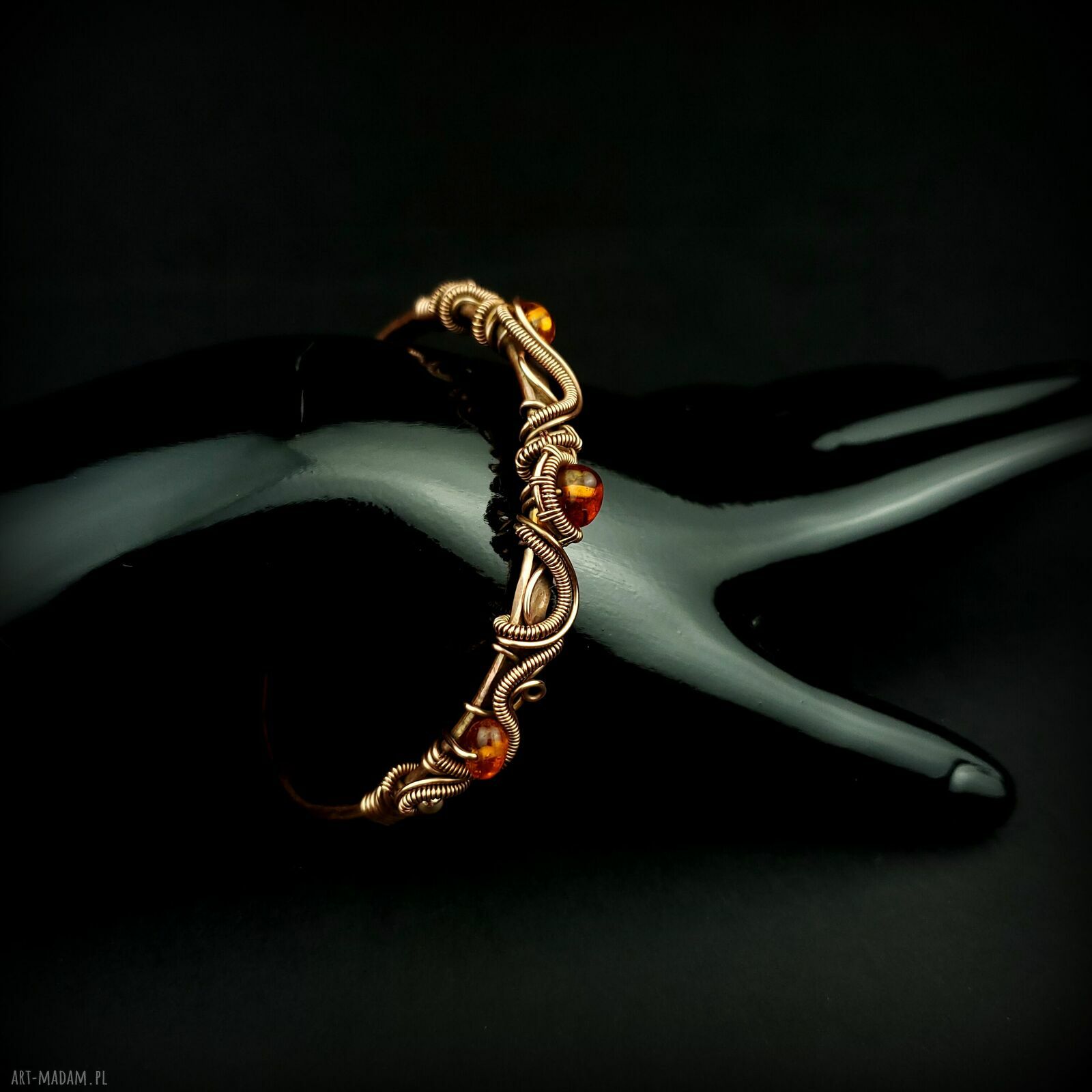 Bransoleta mankietowa z bursztynem i hematytem - miedziany cuff