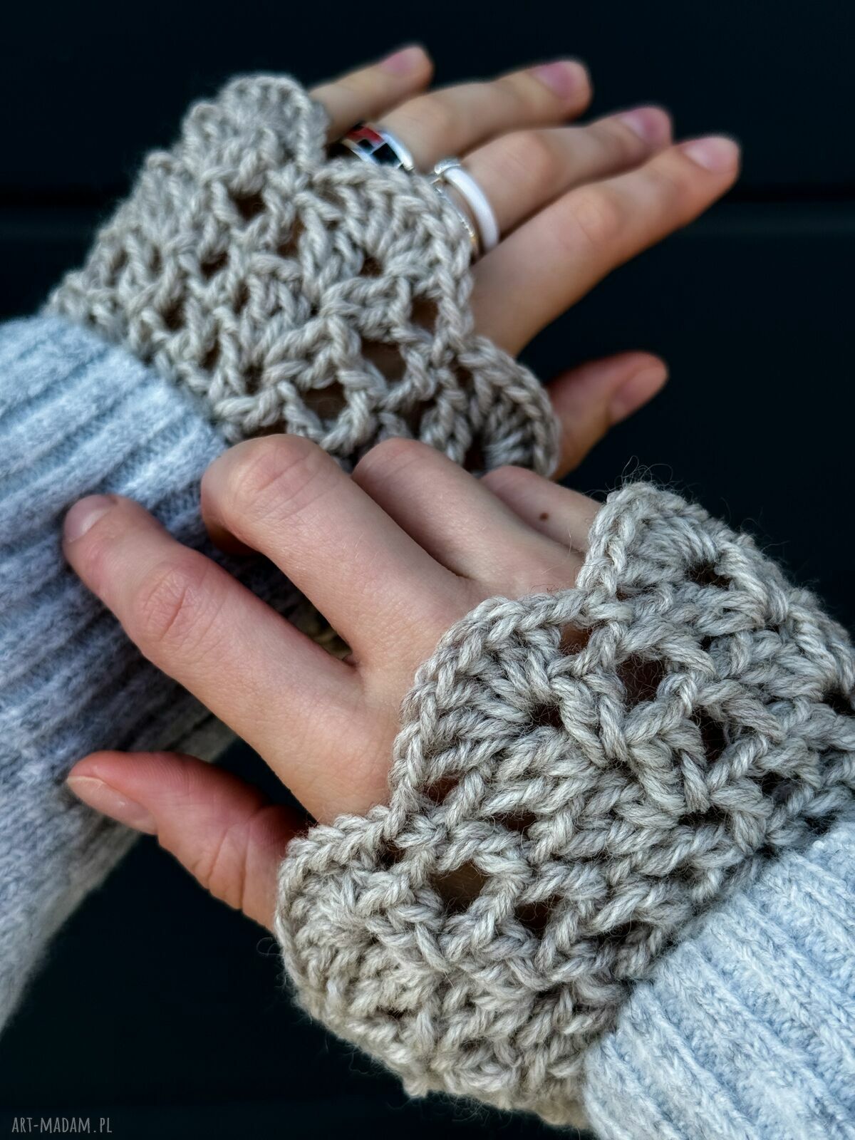 Ażurowe mankiety na szydełku Kawa z mlekiem