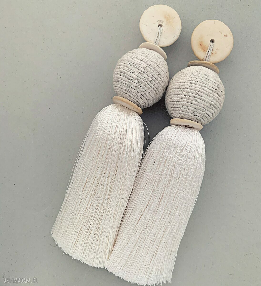 Kolczyki Manuela boho ecru z chwostami - 11 cm