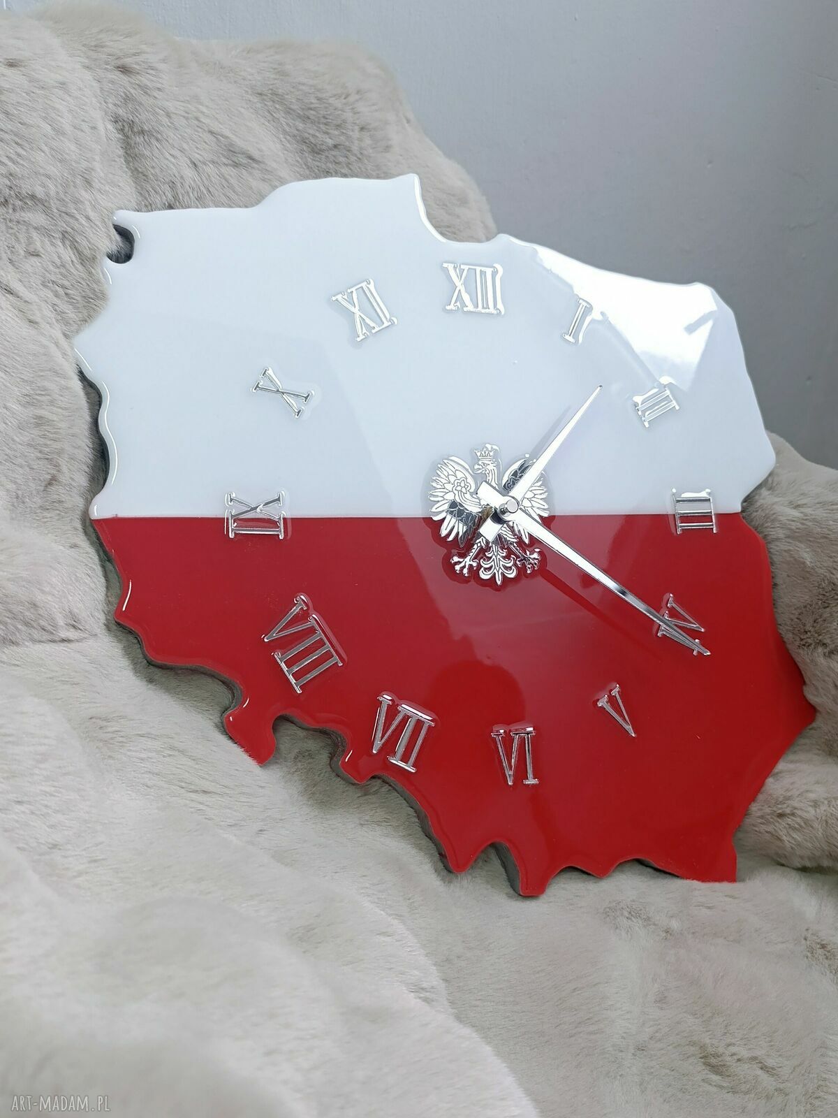 Zegar ścienny z żywicy epoksydowej - mapa Polski 35x35 cm