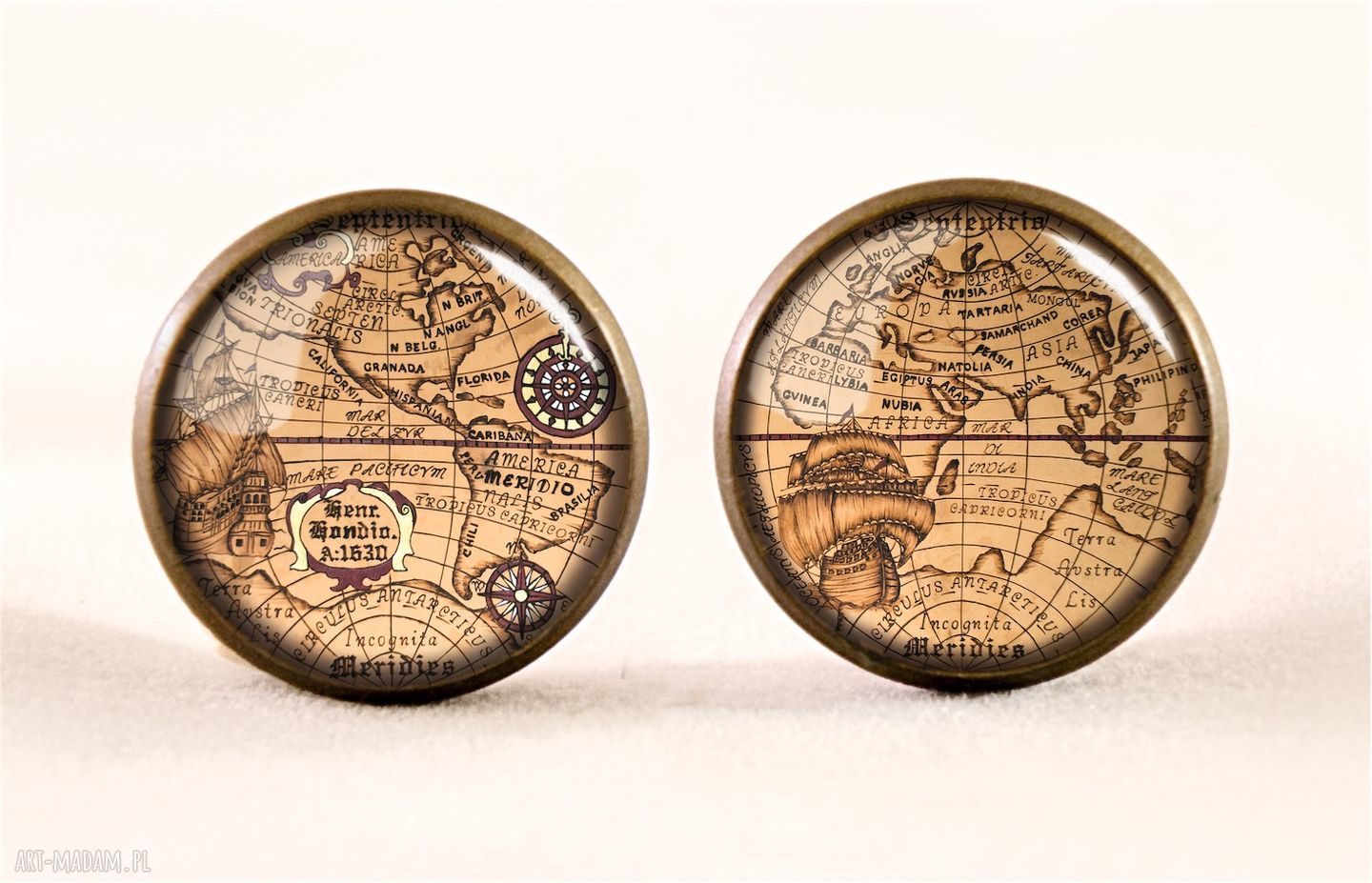 naszyjniki: Mapa Świata Medalion z łańcuszkiem Hand Made