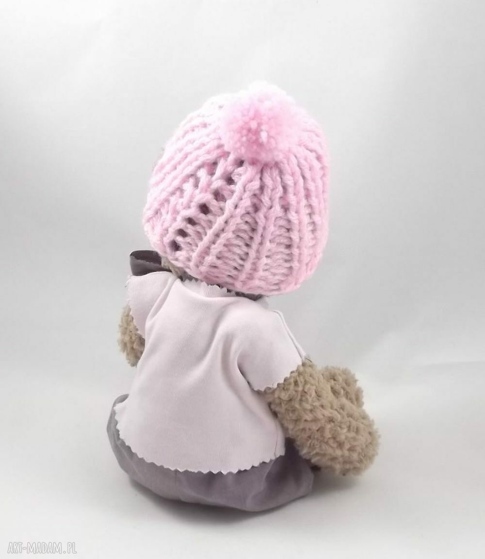 Marcelina - szydełkowa maskotka miś z ruchomymi łapkami (34 cm)