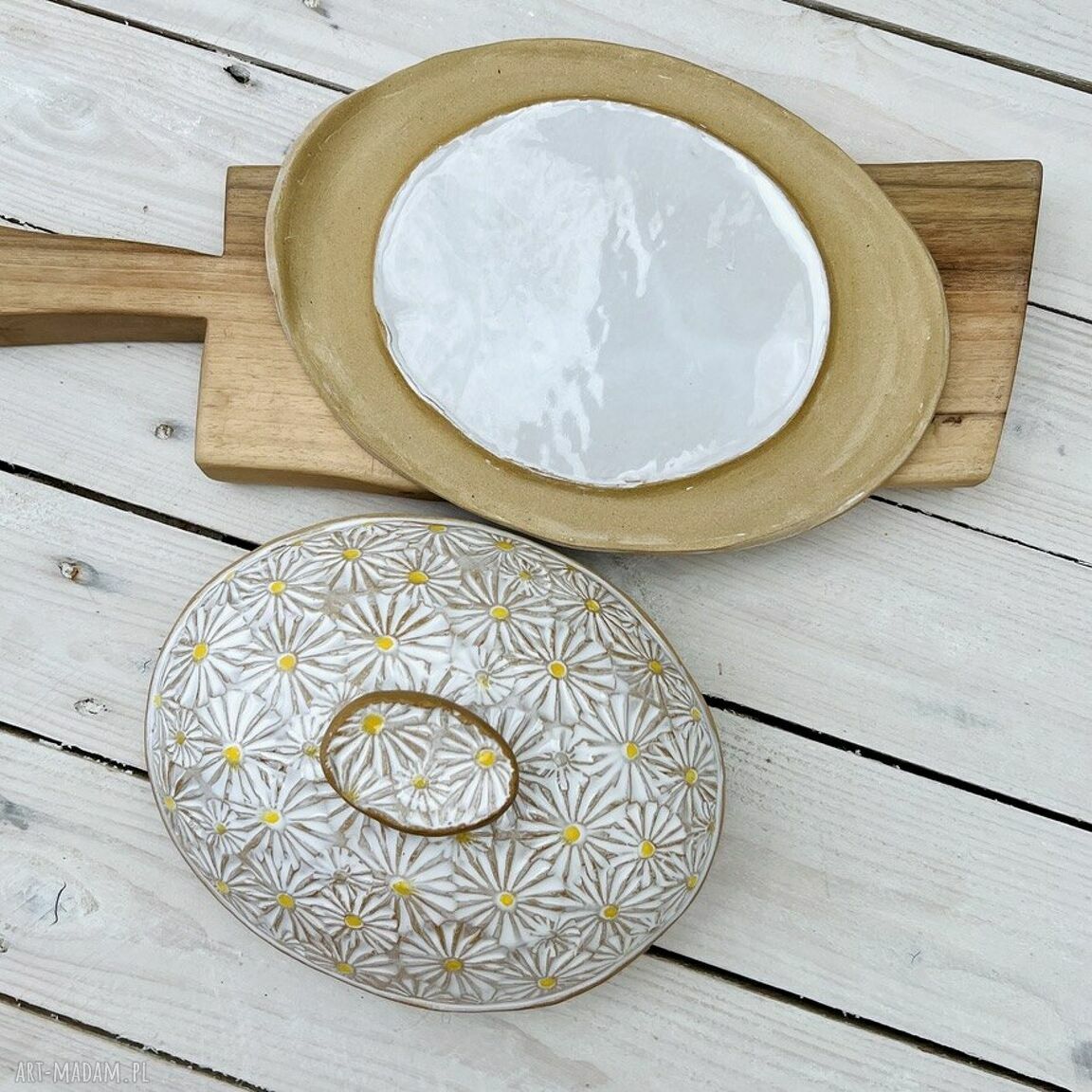 Maselnica w stokrotki - ceramiczna maselniczka z pokrywką