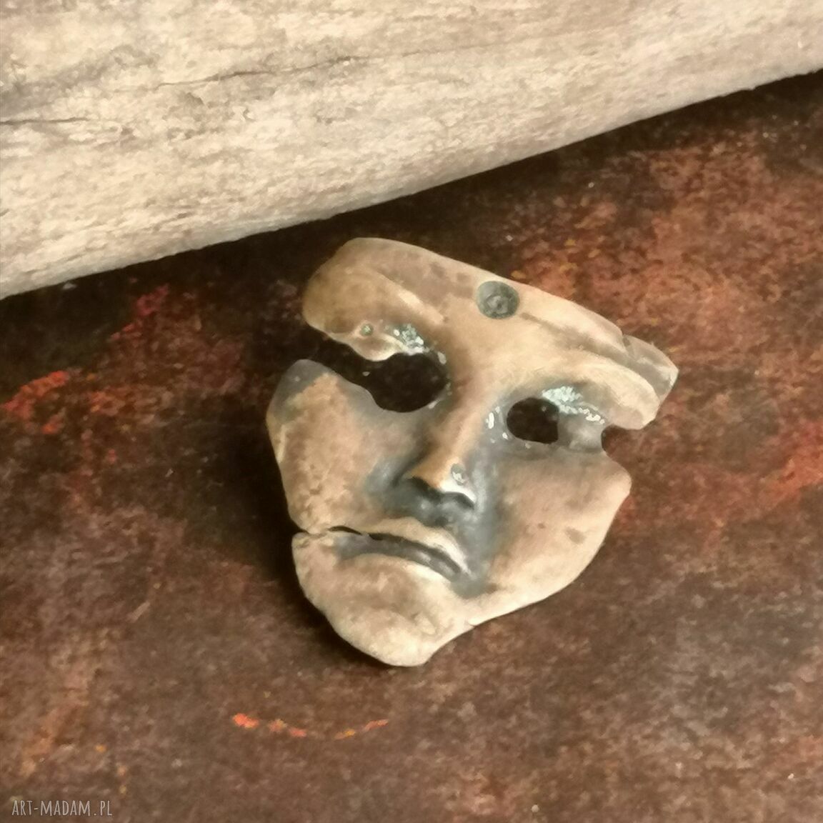 Miedziany wisior - Maska wenecka z art clay
