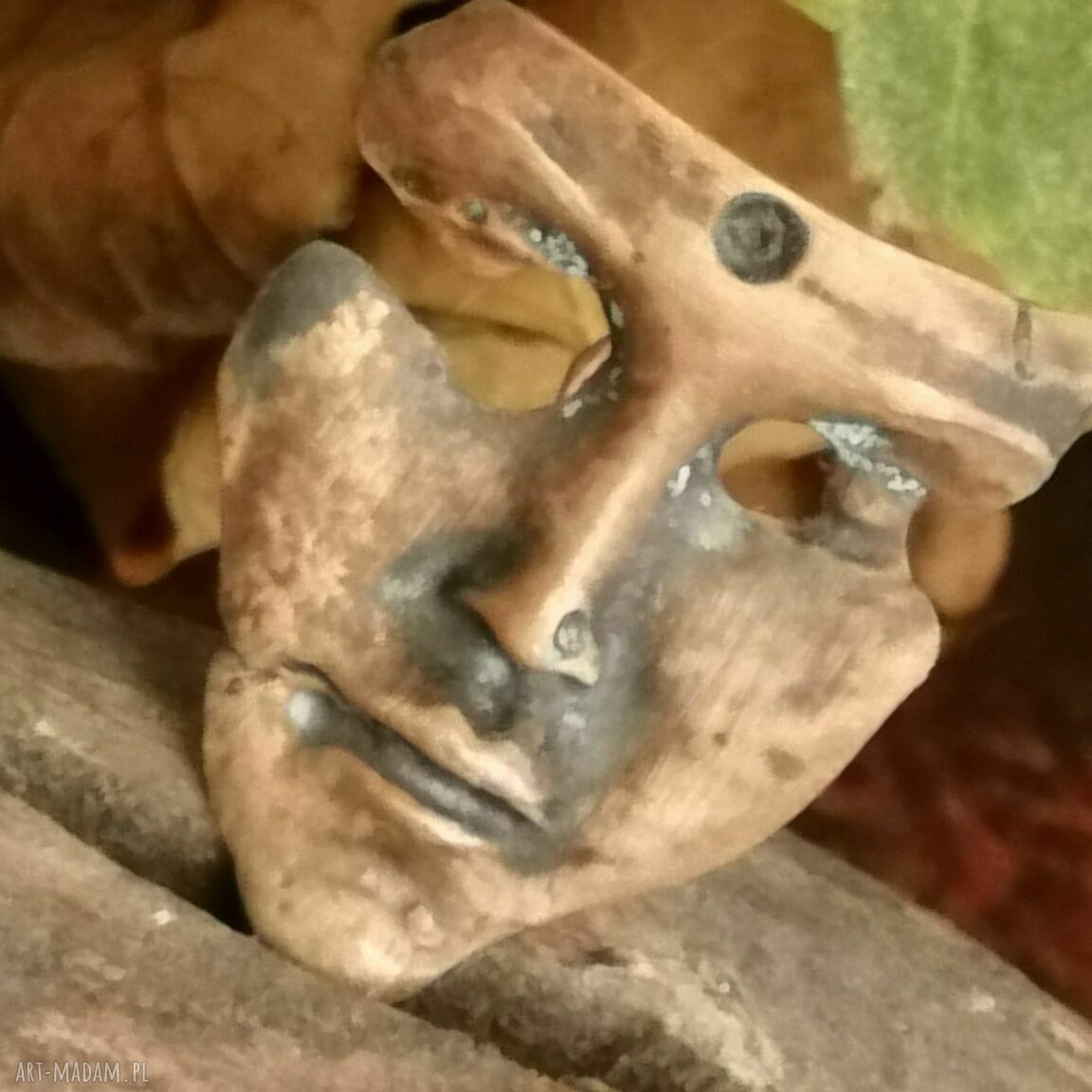 Miedziany wisior - Maska wenecka z art clay
