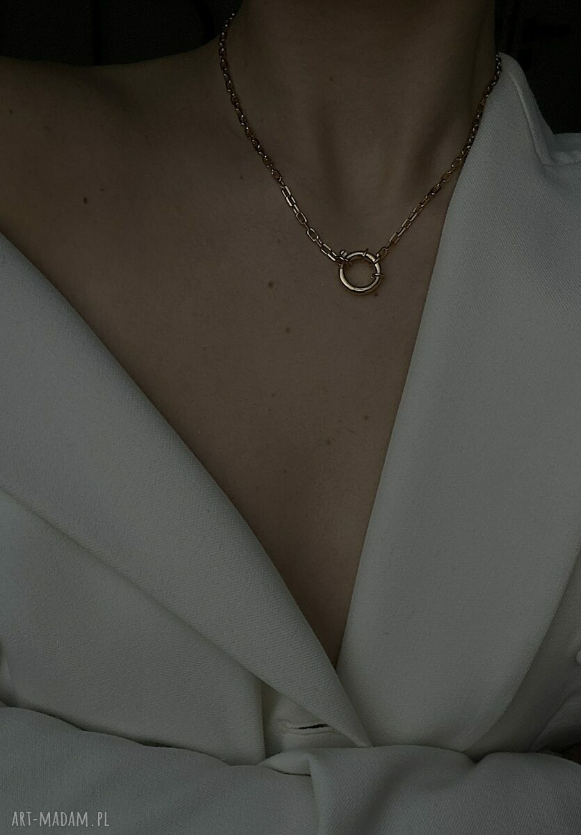 naszyjniki: Złoty łańcuch z ozdobnym zapięciem ręcznie zrobione