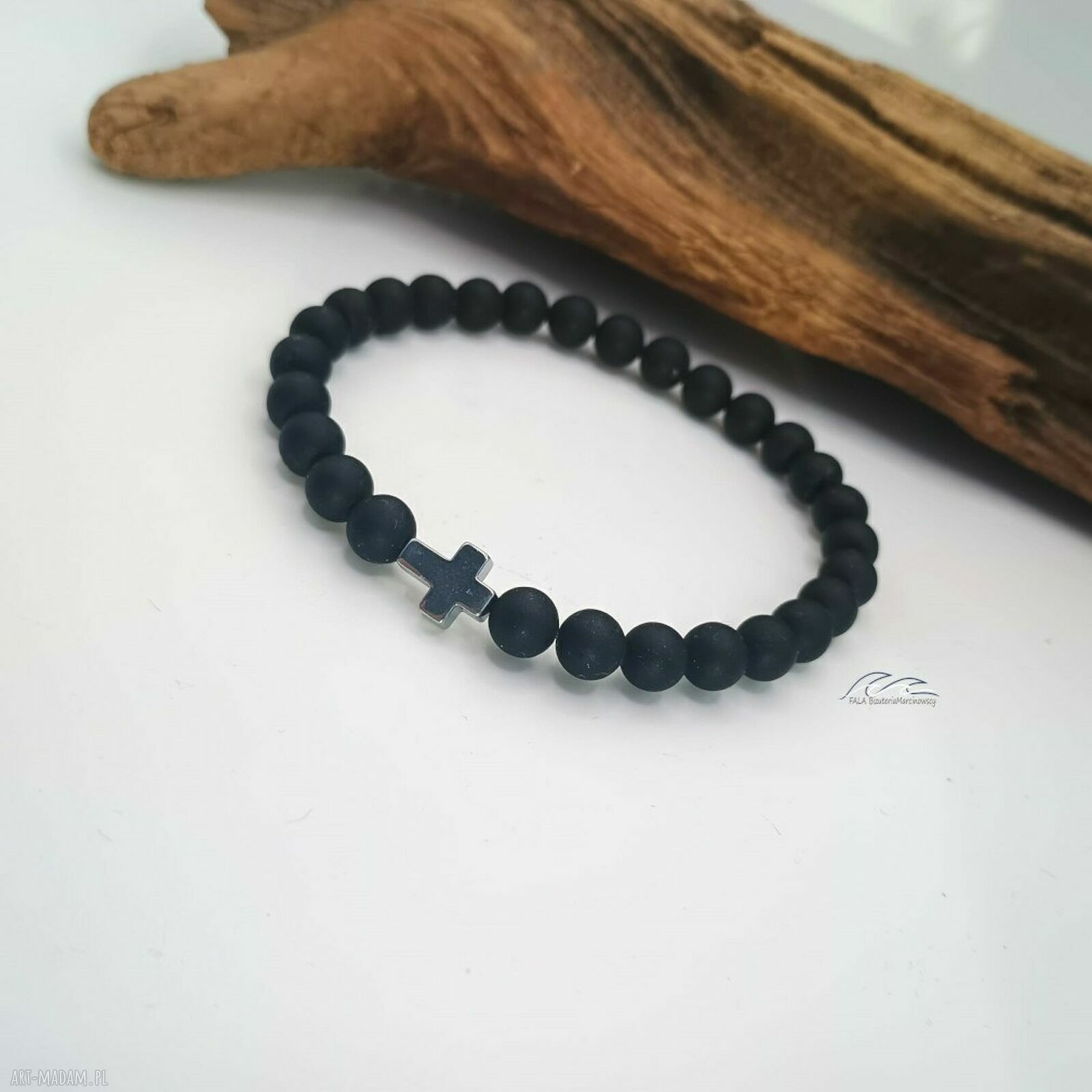 Ręcznie robiona bransoletka z matowego czarnego bursztynu na gumce (18-19 cm)