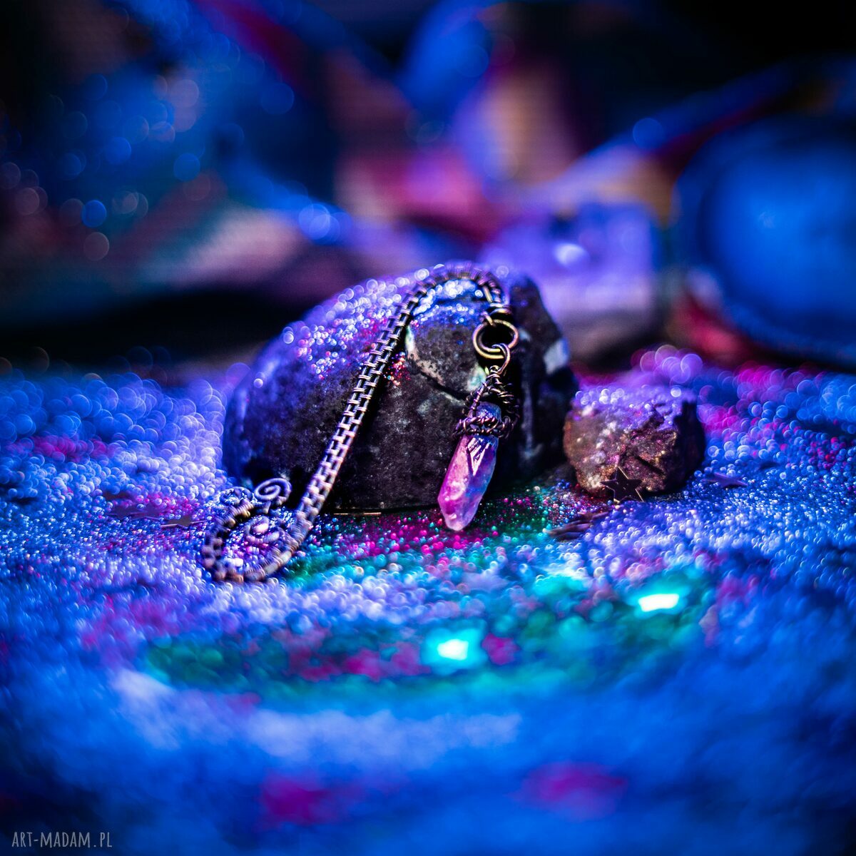 Zakładka Menkibera z kwarcem aura - miedź i wire wrapping