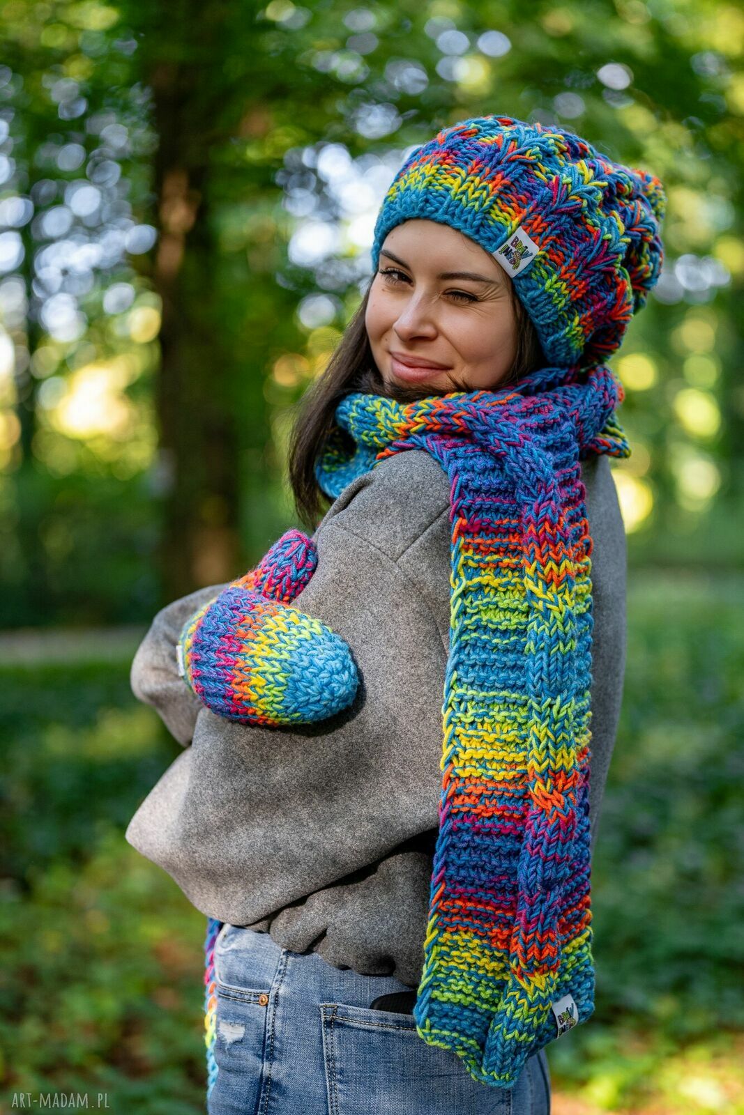 Czapka merino 50% "Tęcza błękit" SMILE - ciepła damska z polarem i pomponem