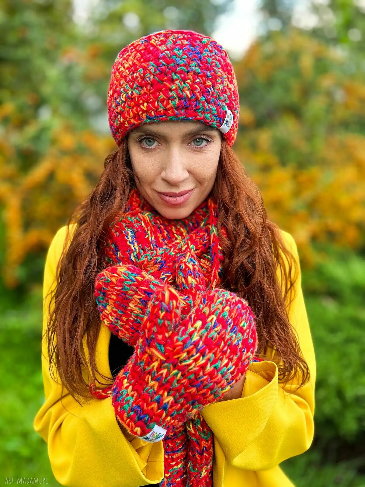 Czerwone rękawiczki merino 50% handmade ze sznurkiem