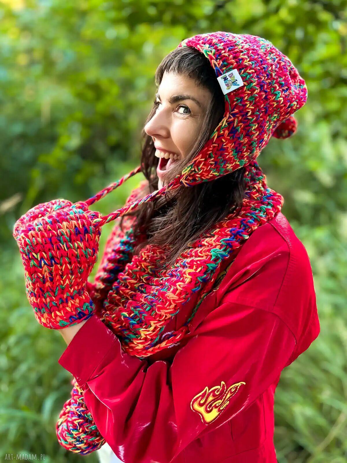 Czerwone rękawiczki merino 50% handmade ze sznurkiem