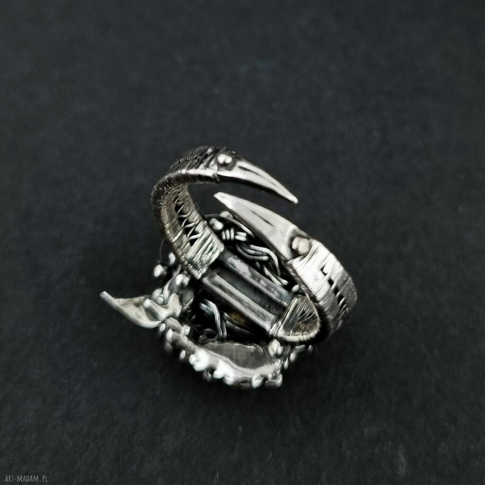 Srebrny pierścionek z kryształem Swarovski - błękitny blask