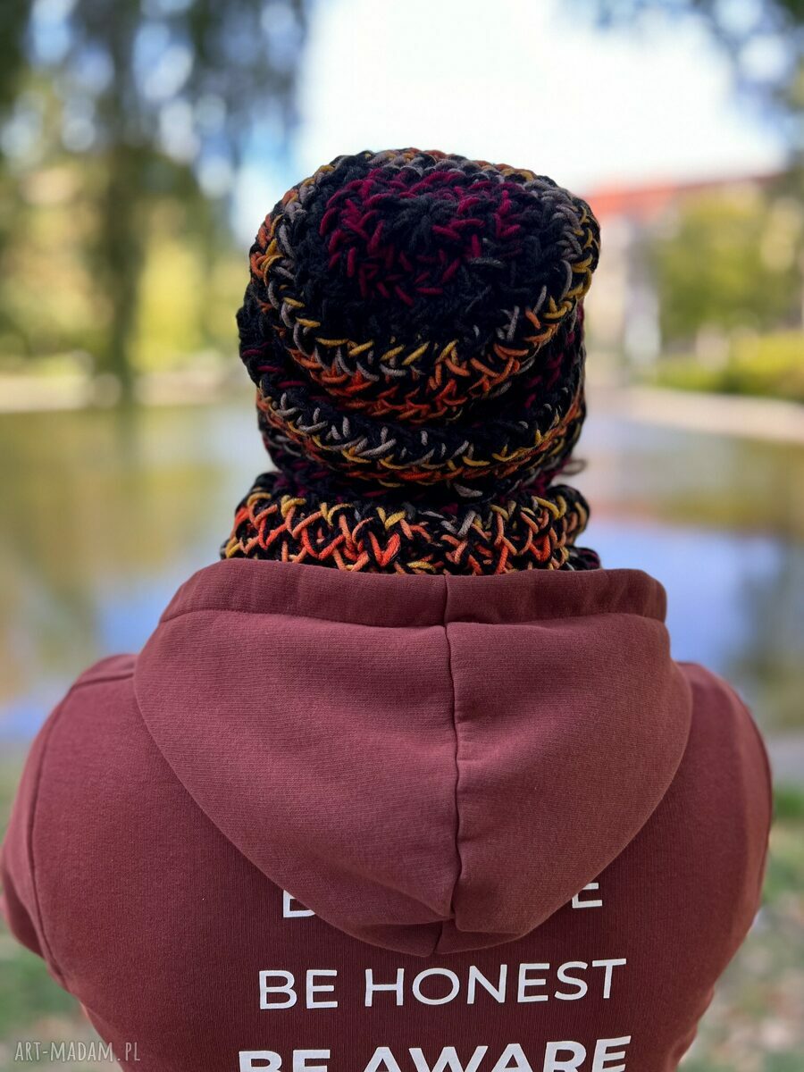 Męska czapka Merino 50% „Ciemna jesień” Explorer - rękodzieło na jesienne dni