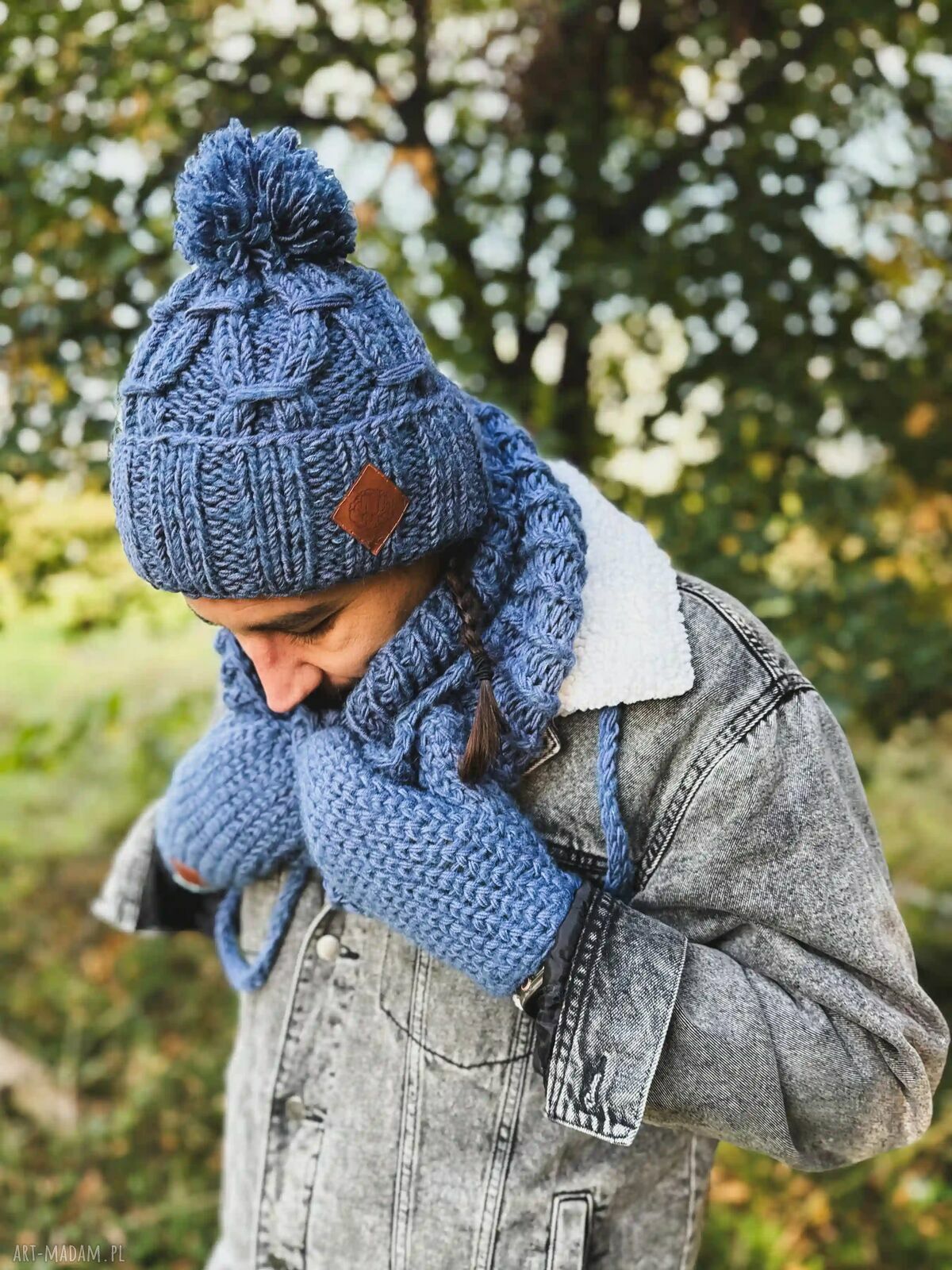 Męska czapka merino Euforia Brain Inside w ciemnym niebieskim - ręcznie robiona z pomponem