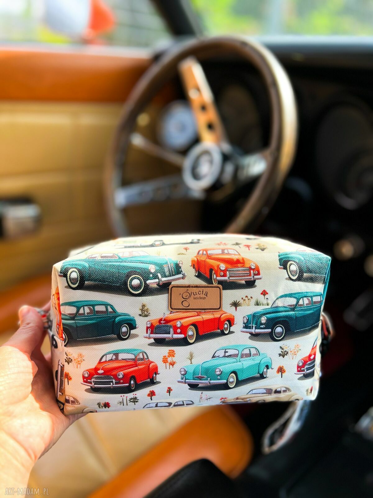 Męska kosmetyczka wodoodporna w stylu retro aut - organizer do walizki z odpinaną zawieszką