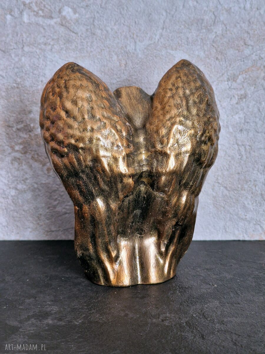 Męski anioł z gipsu czarno-złoty - figurka 11,3 cm
