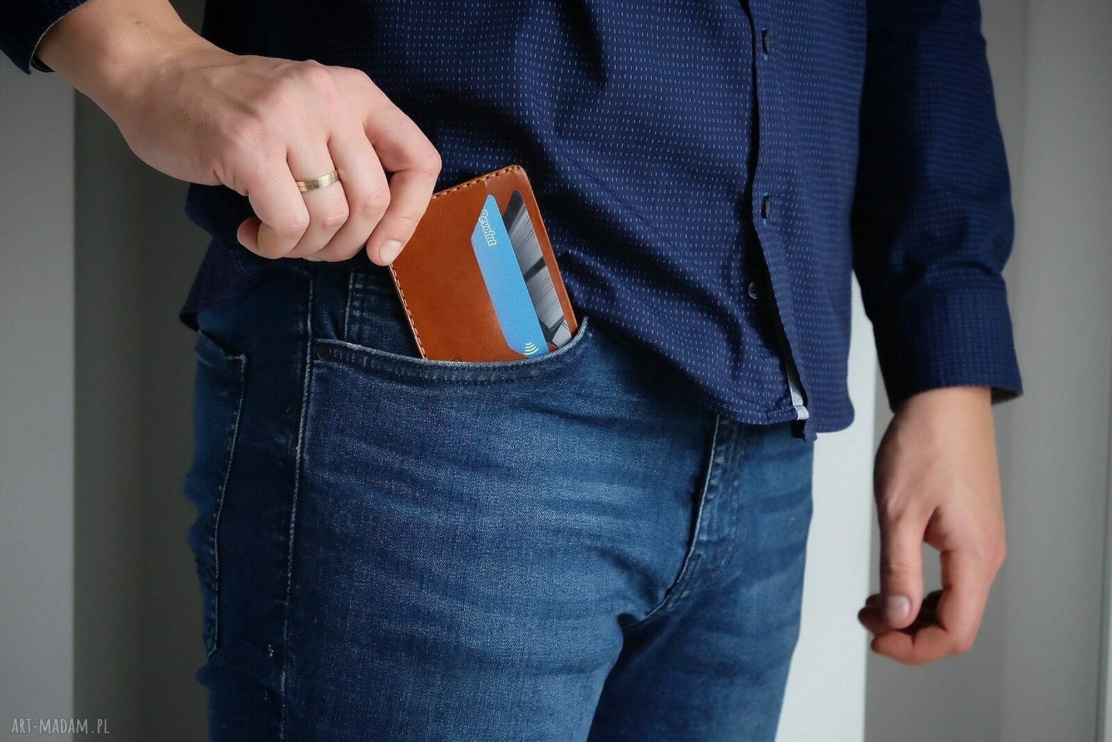 Męski portfel skórzany brązowy mini na karty
