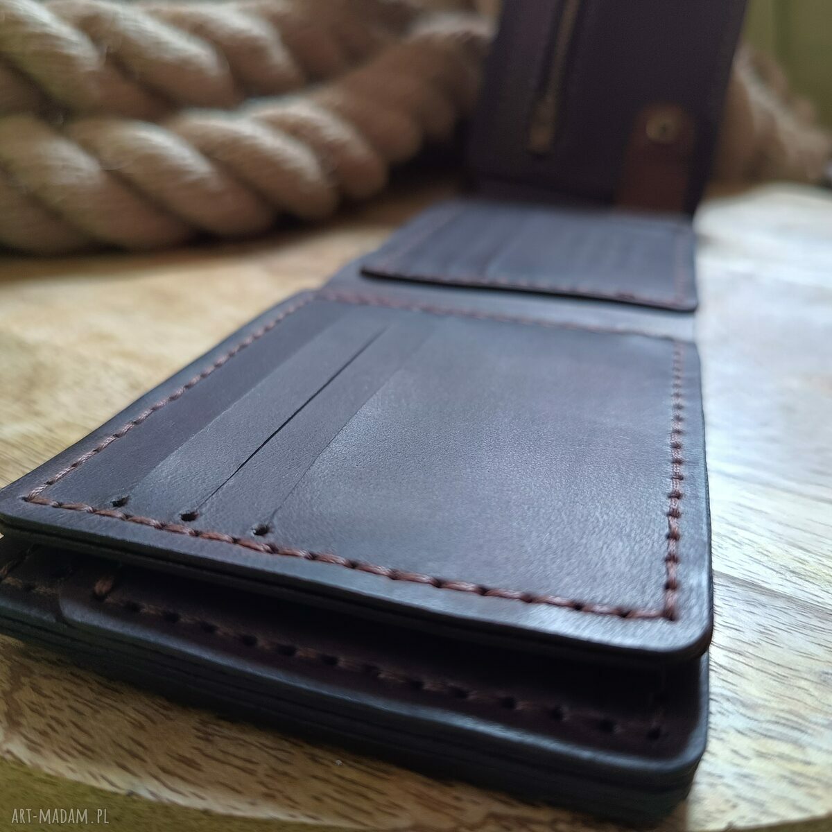 Męski skórzany portfel z RFID, grawerem i miejscem na 11 kart