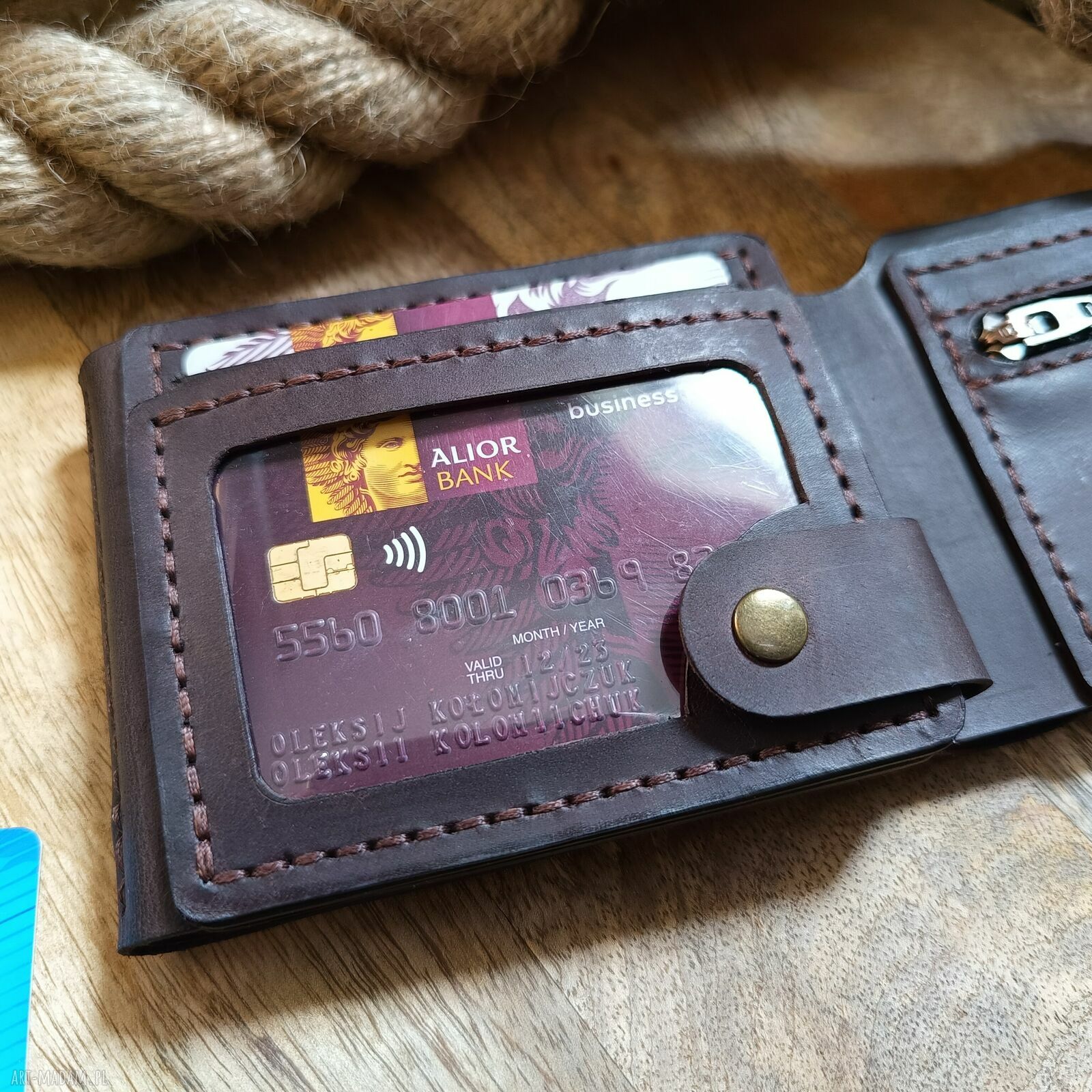Męski skórzany portfel RFID z grawerem - na 11 kart, dowód i monety