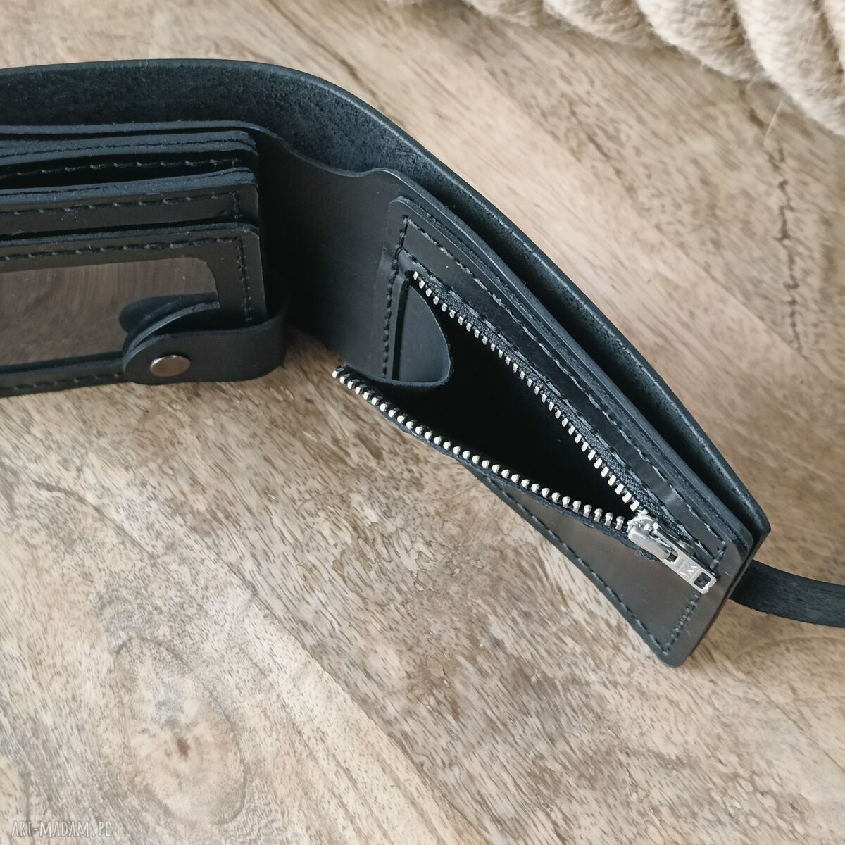 Męski portfel skórzany RFID z grawerem - 11 kart i kieszeń na monety