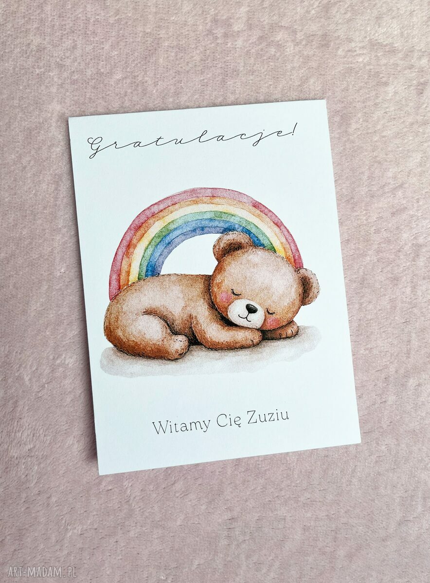 Metryczka narodzin w drewnianej ramce - Misio z tęczą z personalizowaną kartką