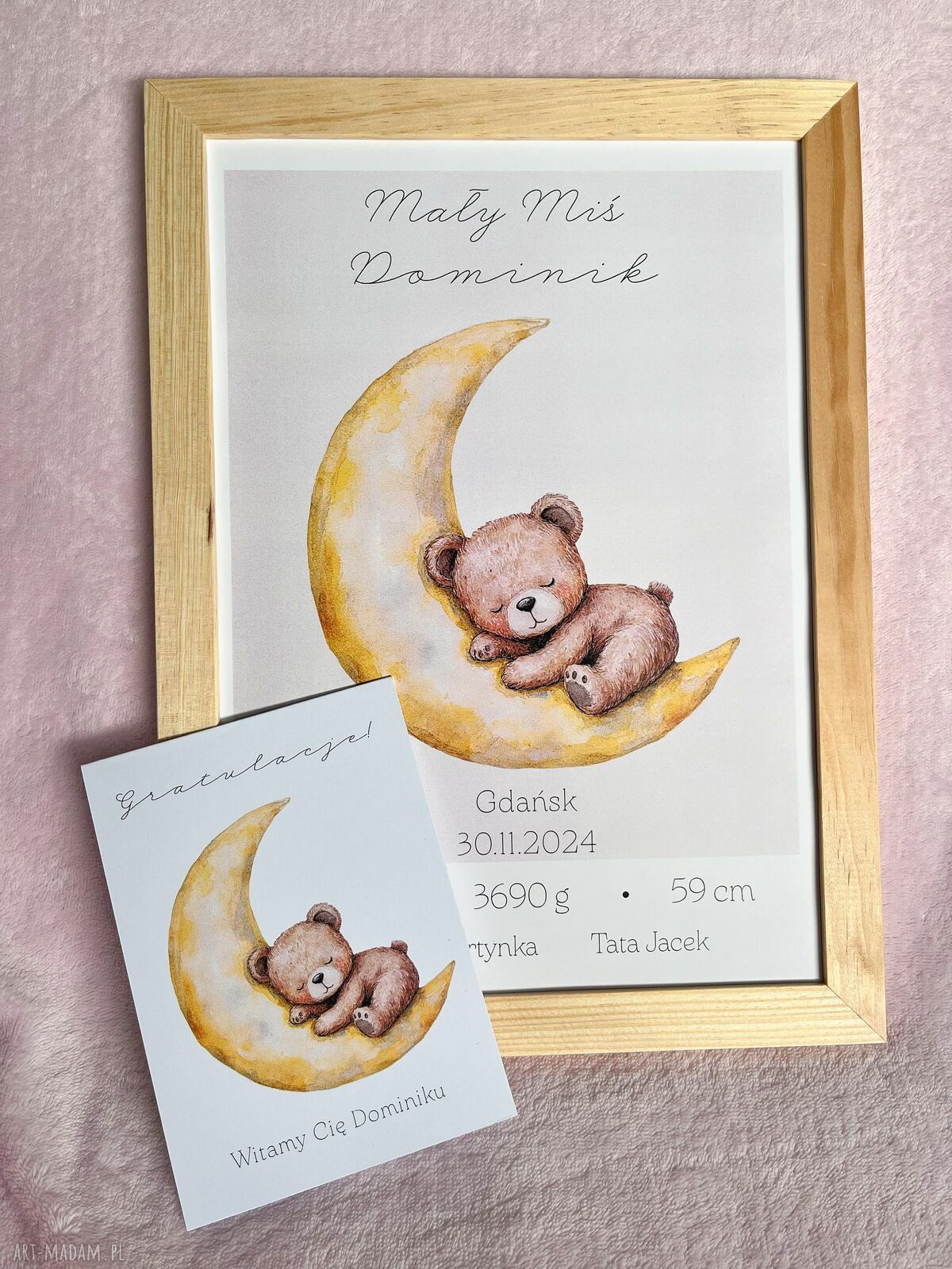 Metryczka narodzin "Miś na księżycu" z personalizowaną kartką w drewnianej ramce A4
