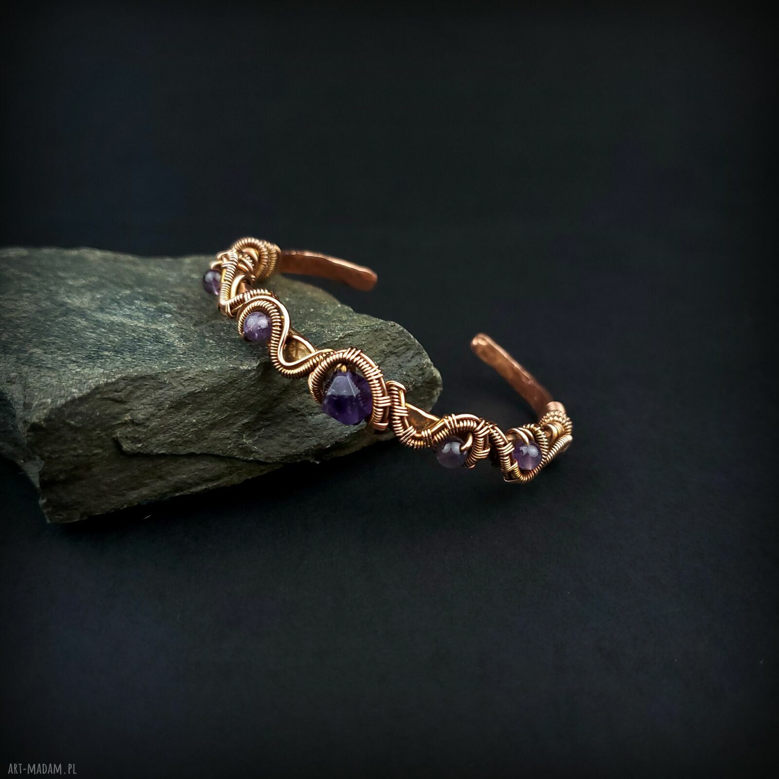 Miedziana bransoletka mankietowa z ametystem - cuff handmade