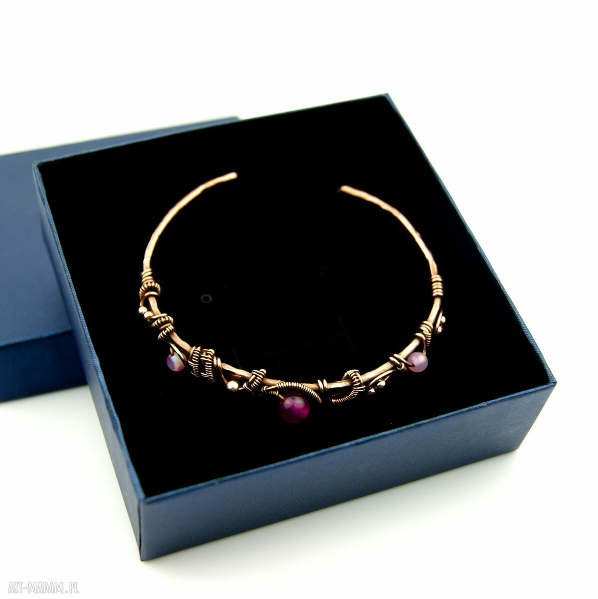 Miedziana bransoleta mankietowa z agatami - elegancki cuff handmade