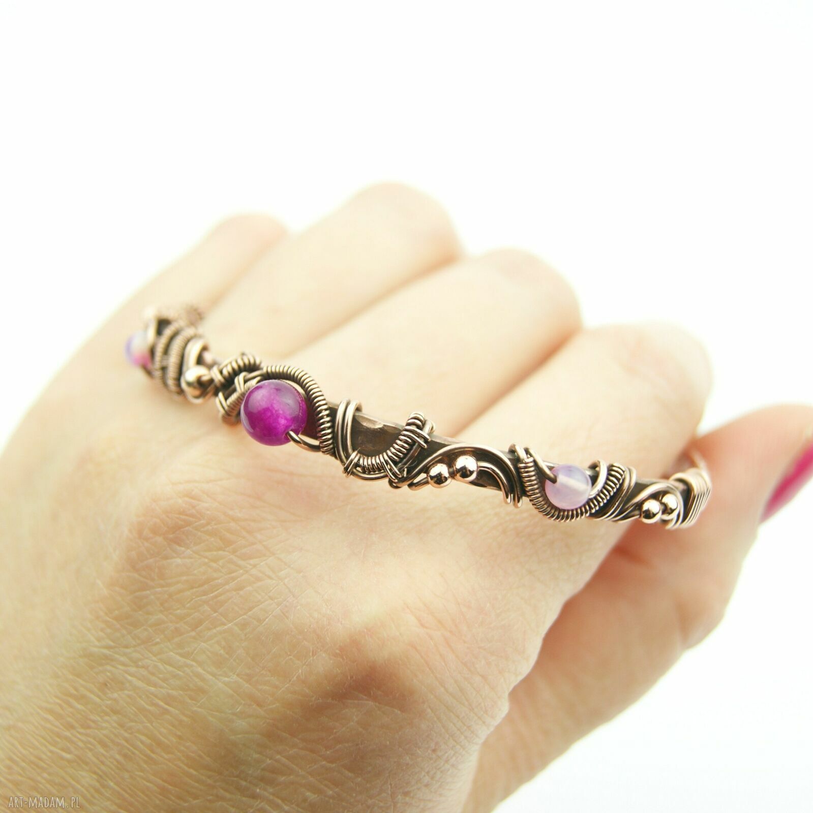 Miedziana bransoleta mankietowa z agatami - elegancki cuff handmade