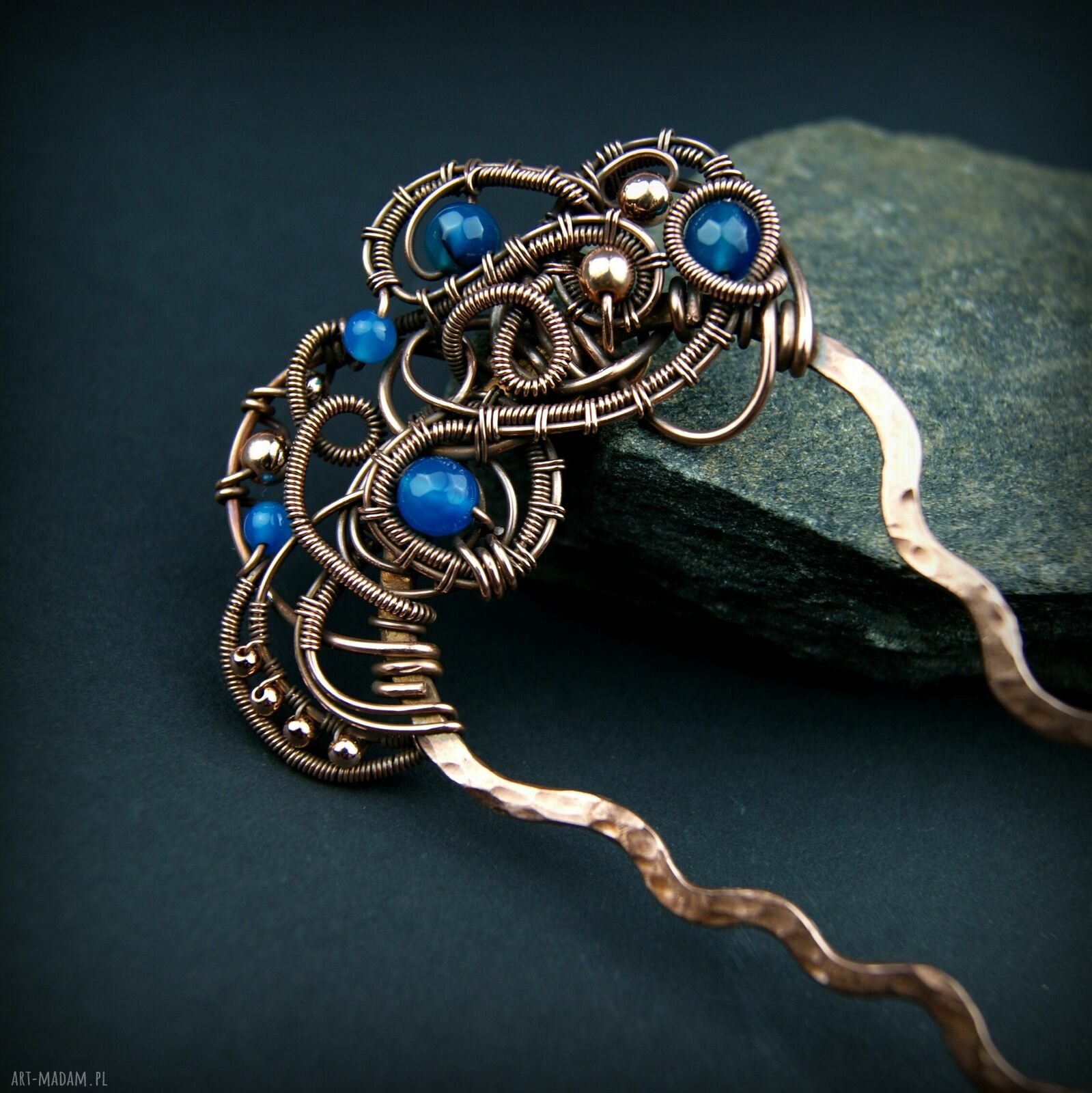 Miedziana ozdobna szpilka do włosów z agatem - wire wrapping