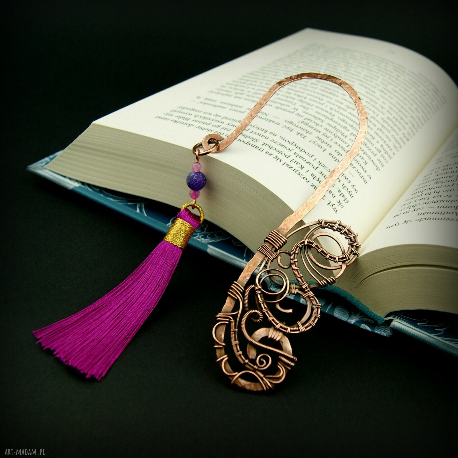Miedziana zakładka do książki wire wrapping z agatem i chwostem