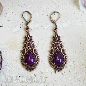 miedziane kolczyki w stylu wiktoriańskim z fioletowym