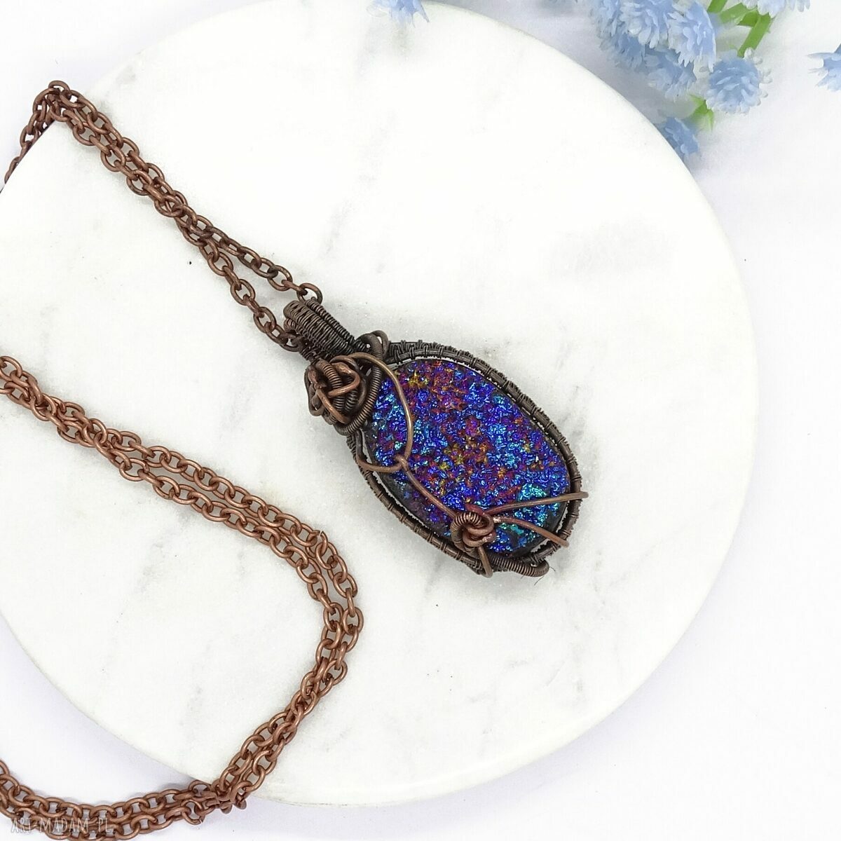Miedziany naszyjnik z galwanizowanym agatem - kobalt i fiolet (wire-wrapping)