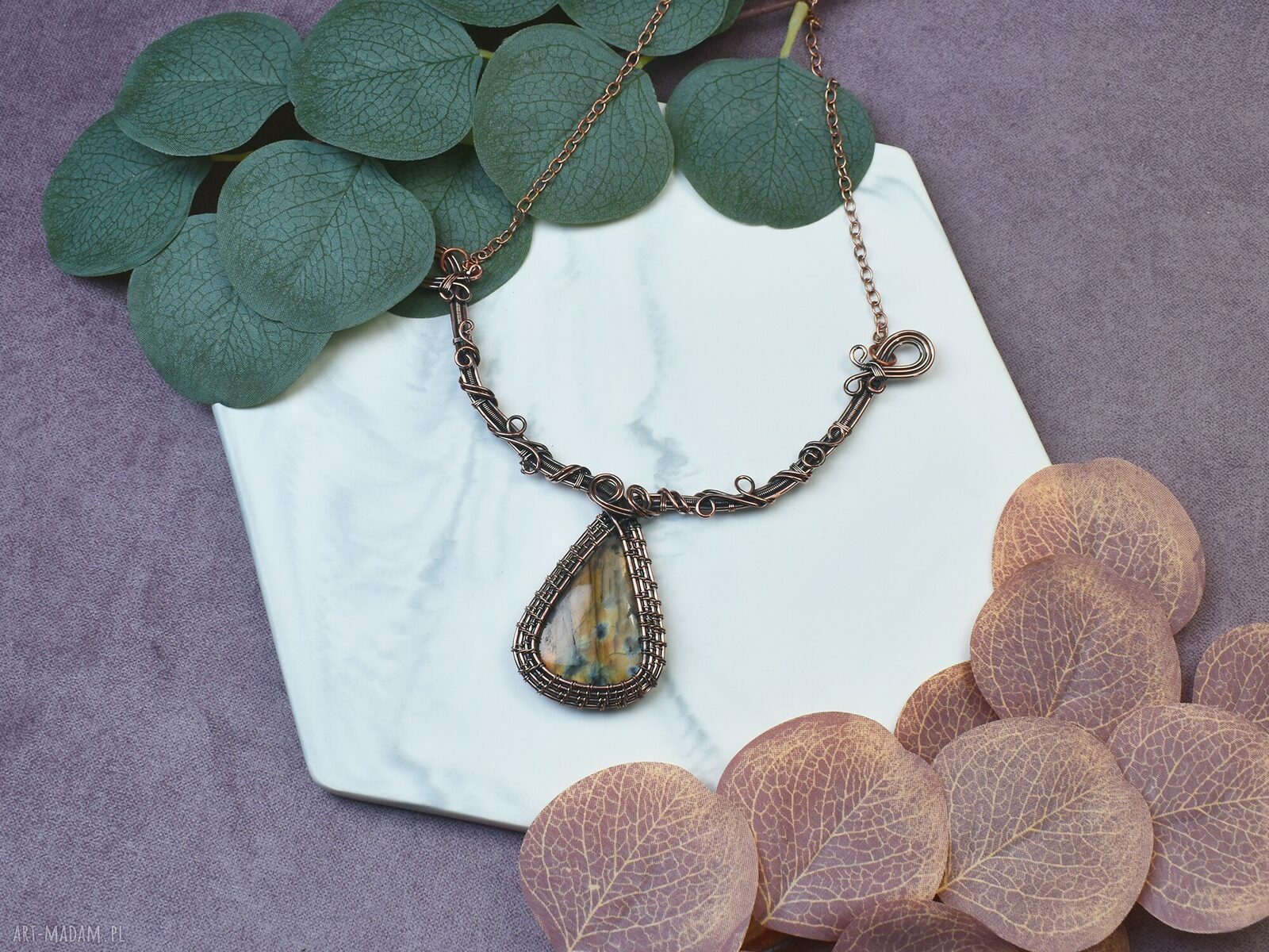 Miedziany naszyjnik z labradorytem wire wrapping ręcznie robiony