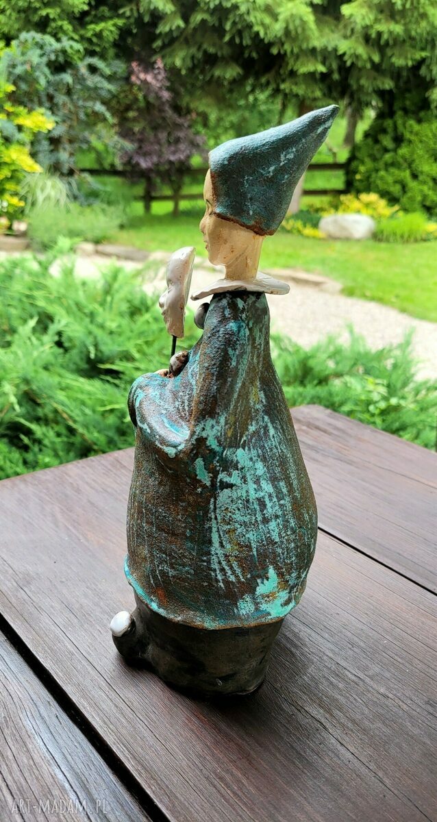 Miedziany Pierrot - ręcznie robiona rzeźba ceramiczna 28 cm