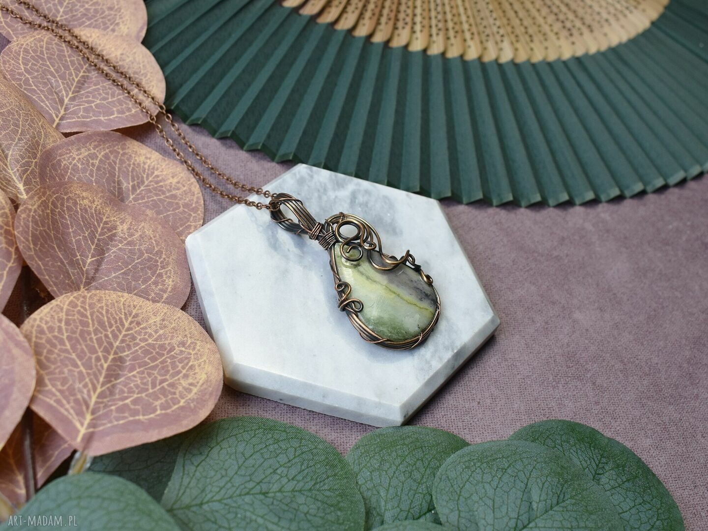 Miedziany wisiorek wire wrapping z amazonitem zielony kamień