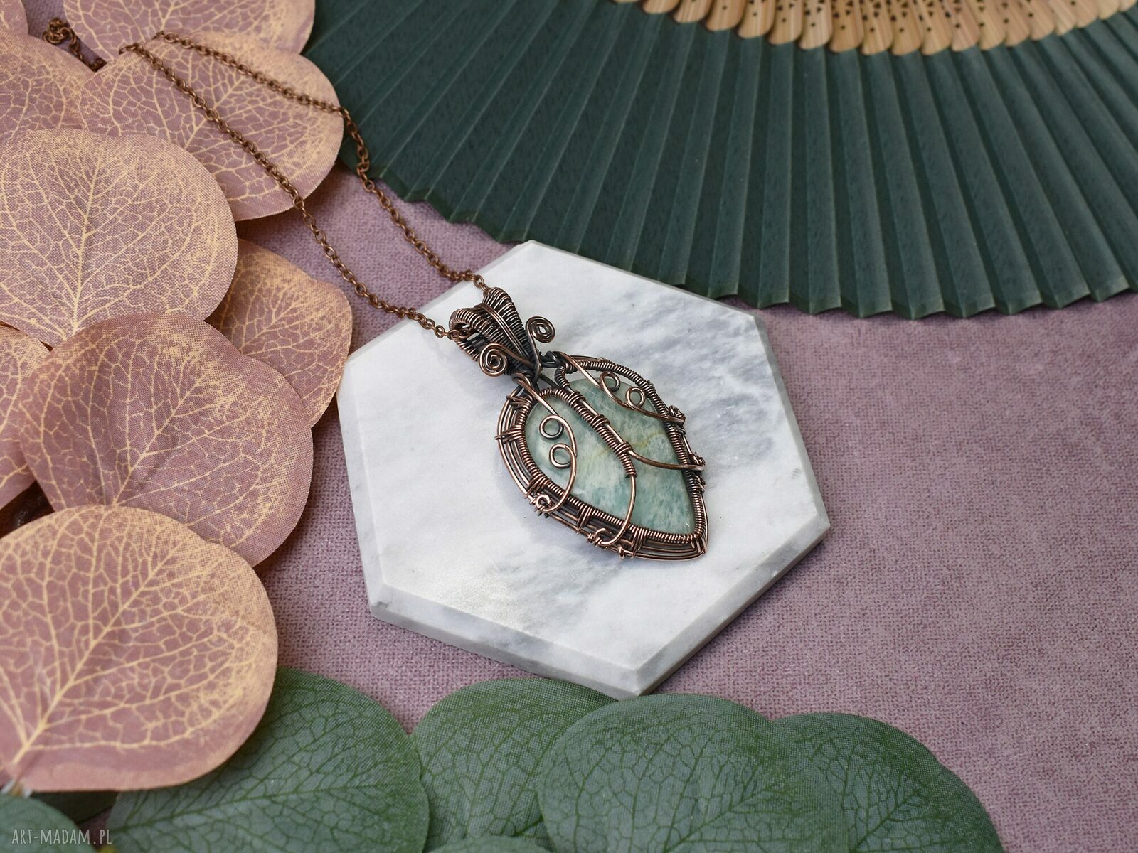Miedziany wisiorek wire wrapping z amazonitem ręcznie robiony