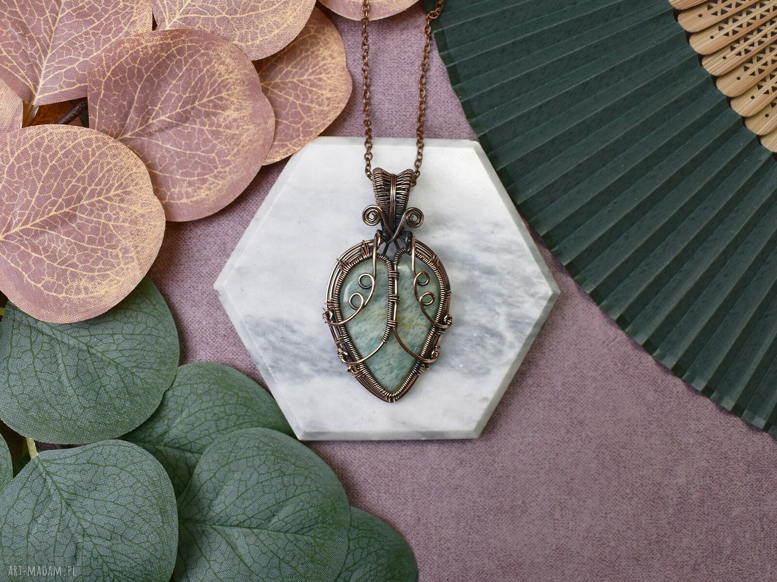 Miedziany wisiorek wire wrapping z amazonitem ręcznie robiony