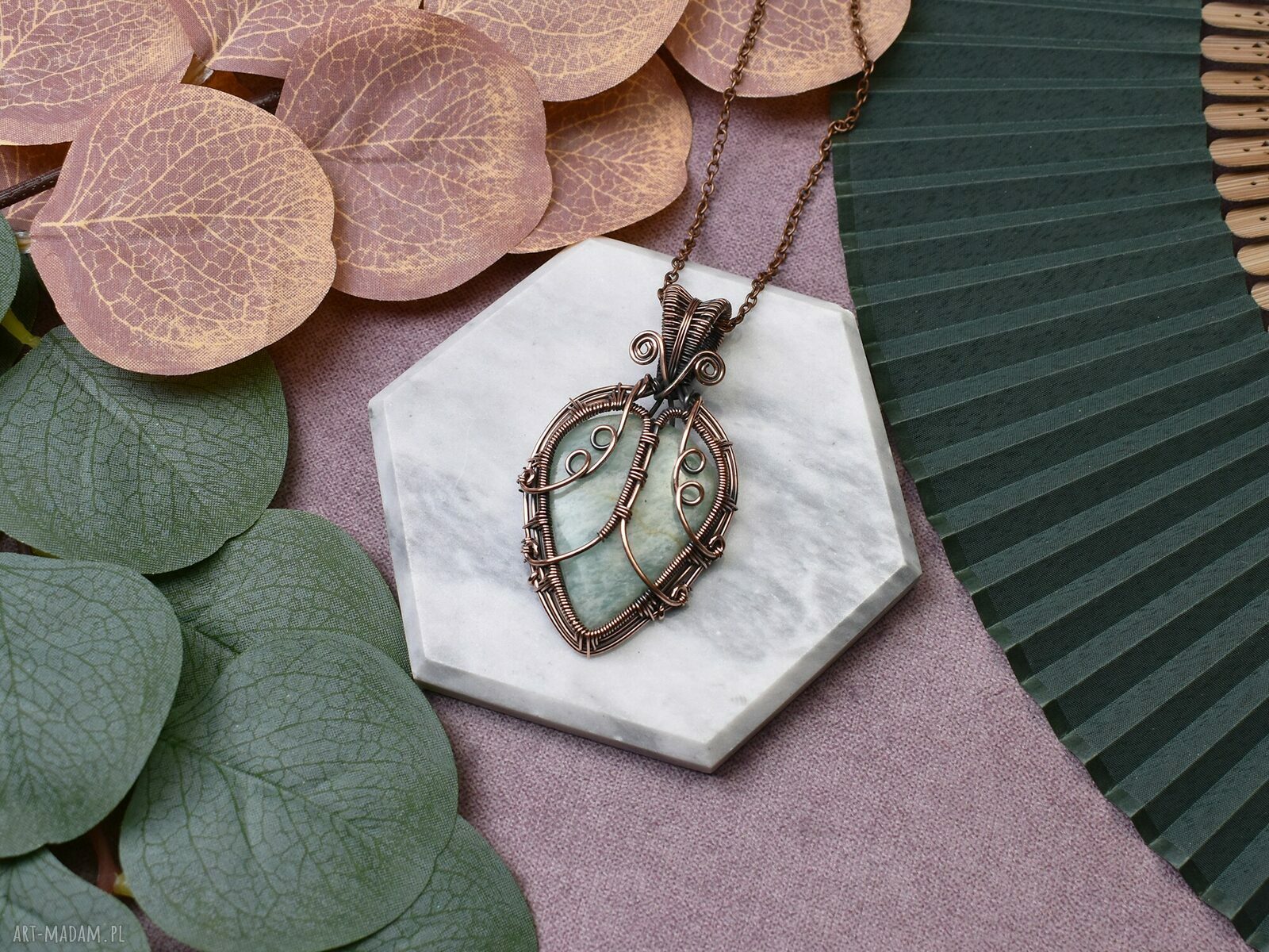 Miedziany wisiorek wire wrapping z amazonitem ręcznie robiony