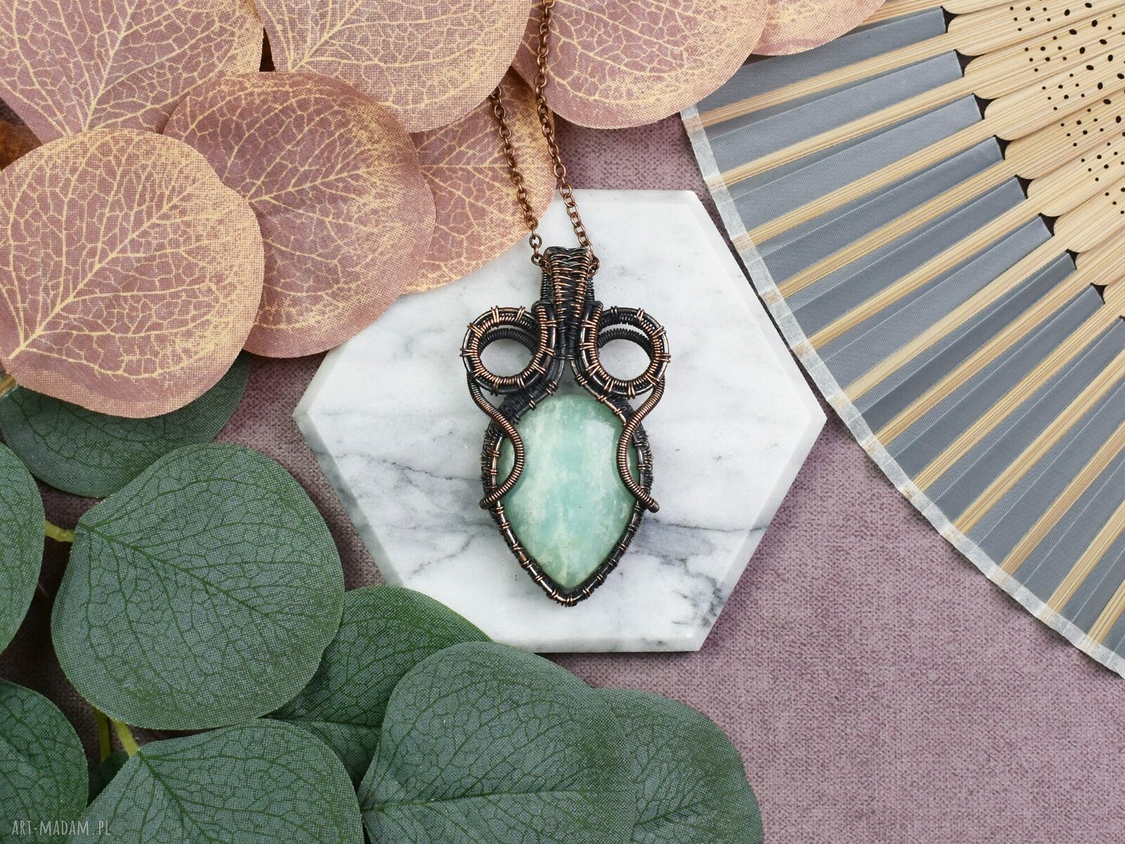 Miedziany wisiorek Wire Wrapping z amazonitem ręcznie robiona biżuteria boho