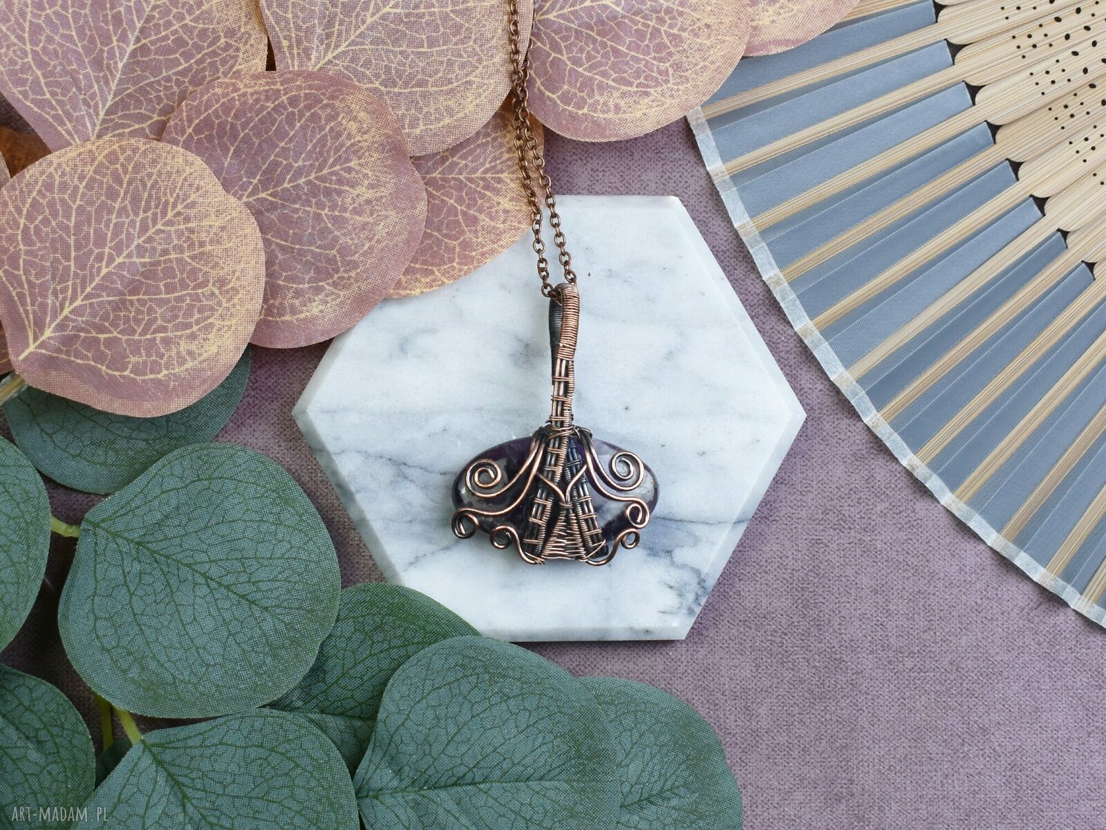 Miedziany wisiorek wire wrapping z ametystem ręcznie robiony naszyjnik
