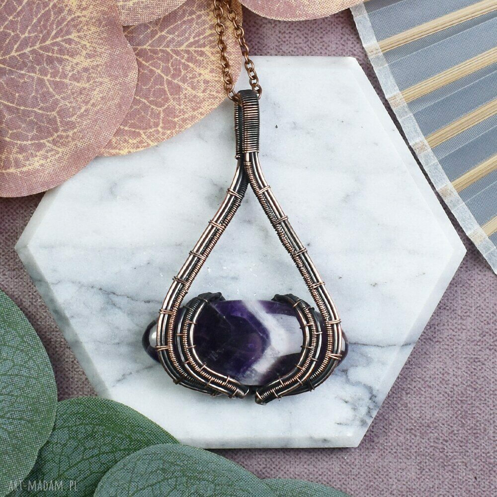 Miedziany wisiorek wire wrapping z ametystem - ręcznie robiony naszyjnik