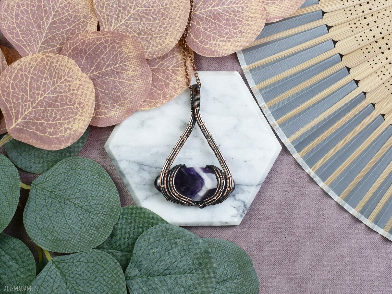 Miedziany wisiorek wire wrapping z ametystem ręcznie robiony naszyjnik