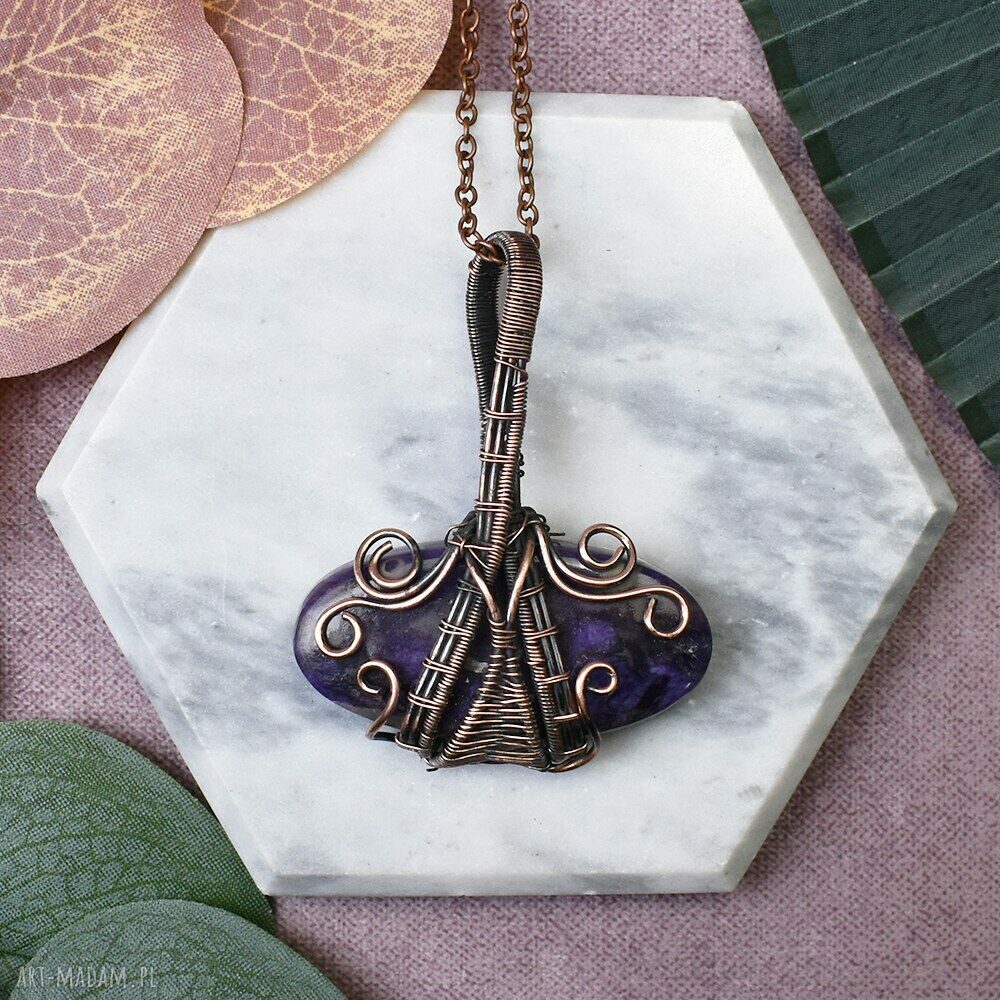 Miedziany wisiorek wire wrapping z charoitem - różowy kamień #454